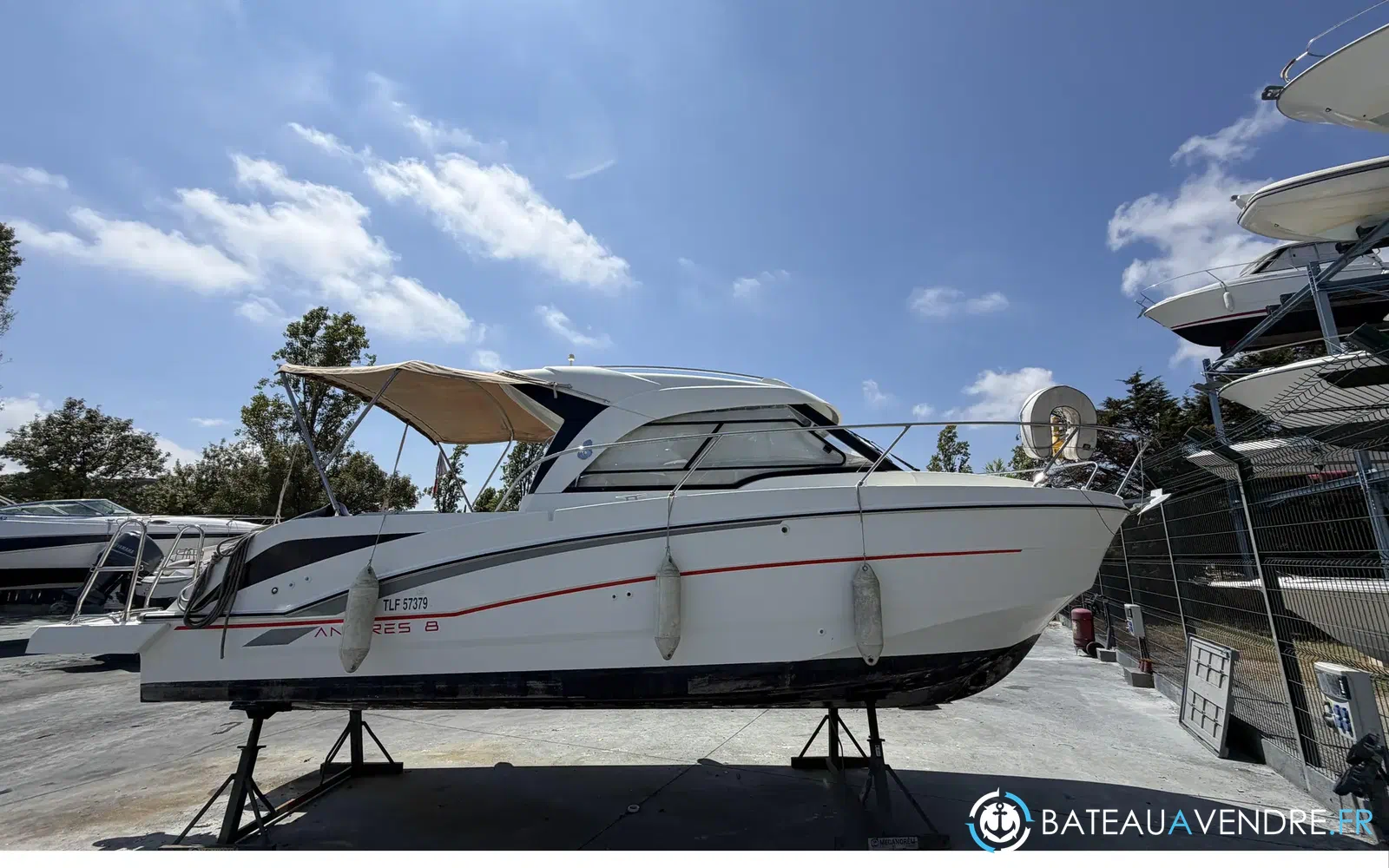 slider 2 Beneteau Antares 8 OB