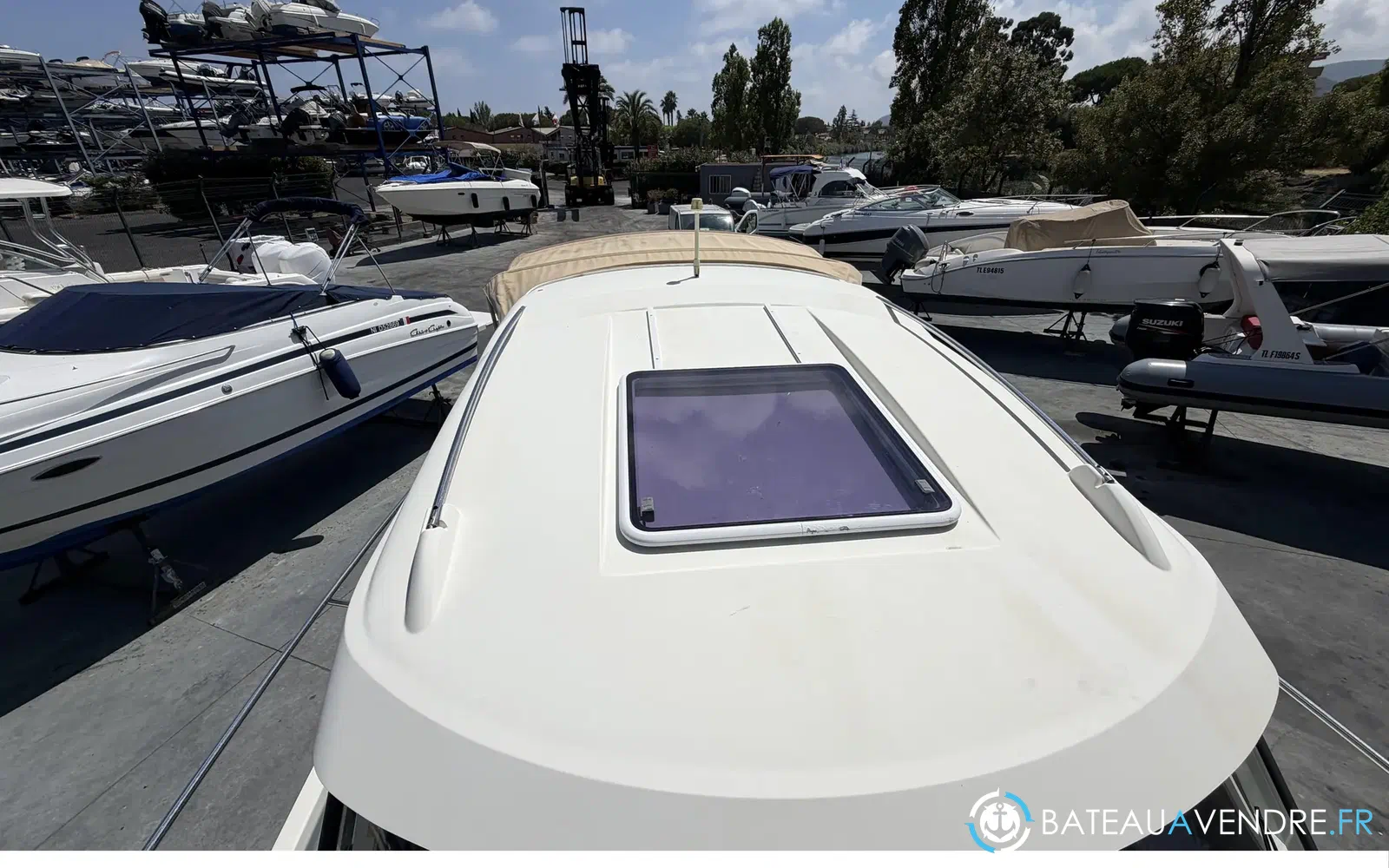 slider 8 Beneteau Antares 8 OB