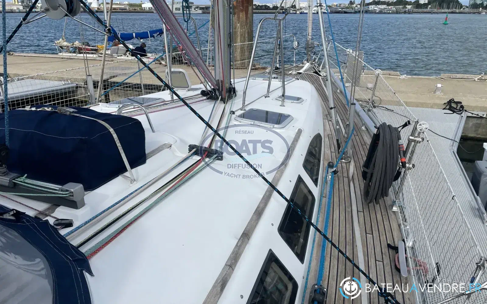 slider 8 Jeanneau Sun Odyssey 43