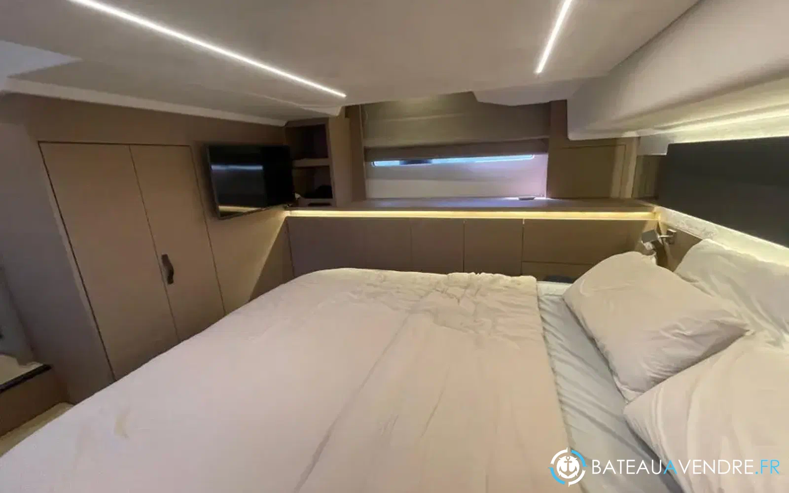 slider 13 Prestige Yachts 420 Fly