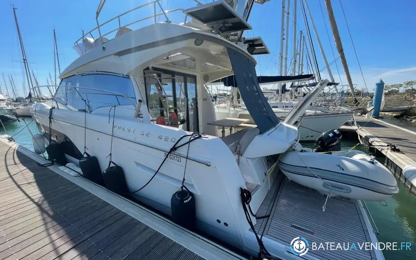 slider 16 Prestige Yachts 420 Fly
