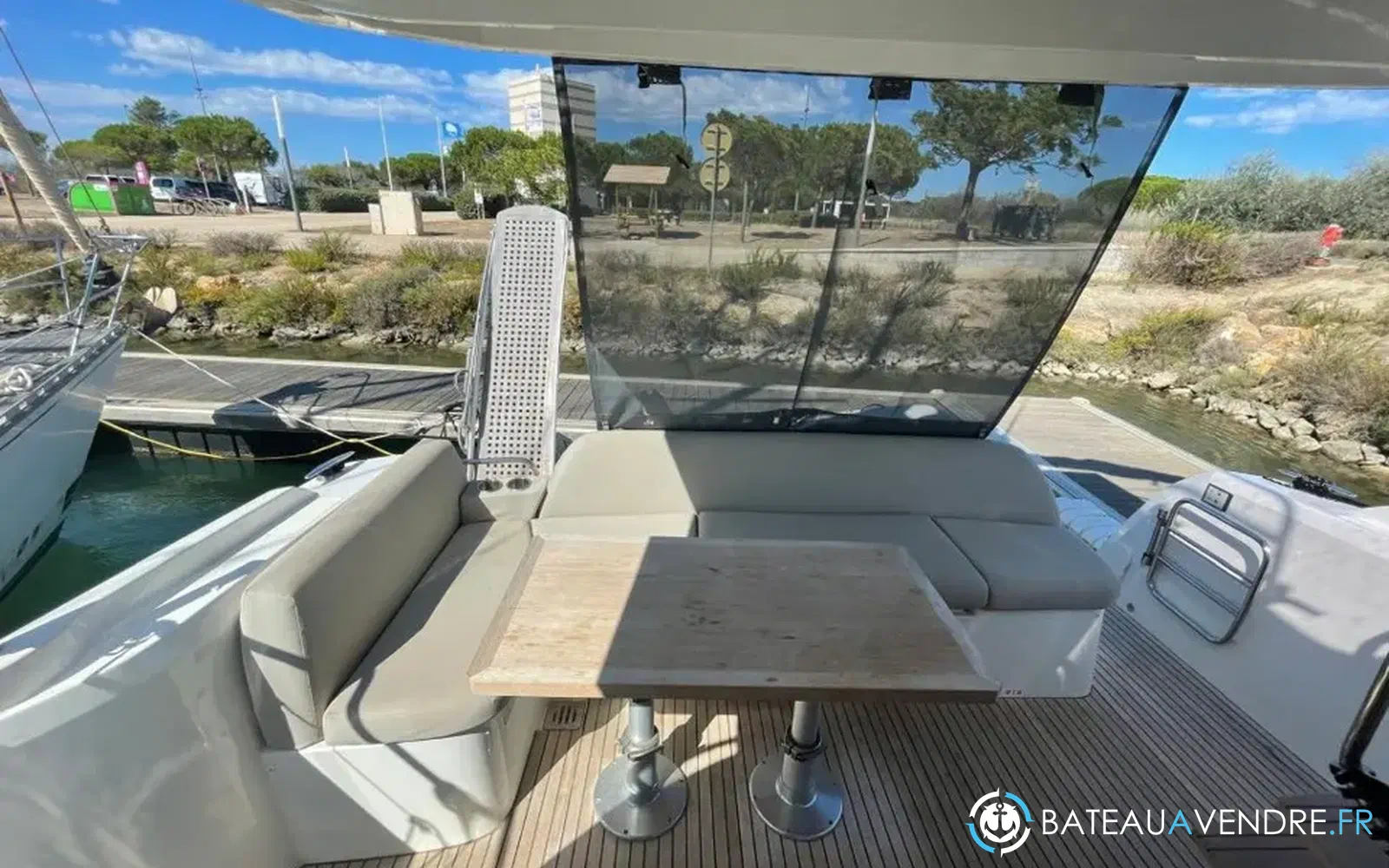 slider 17 Prestige Yachts 420 Fly