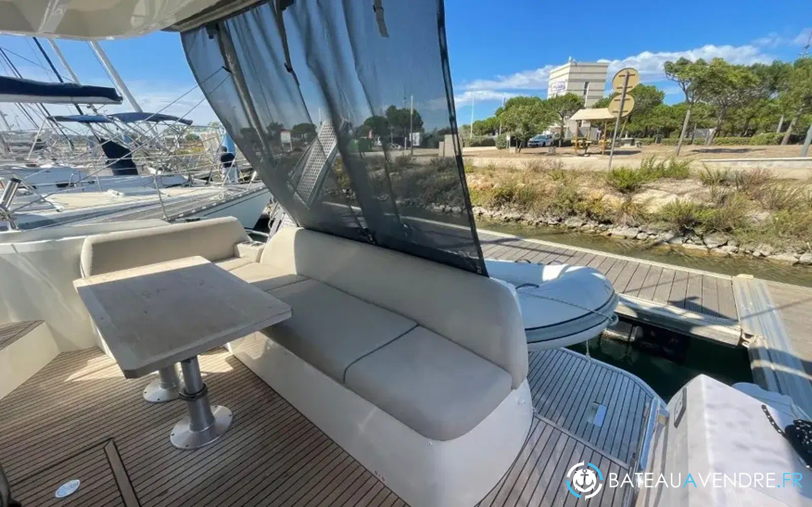 slider 2 Prestige Yachts 420 Fly