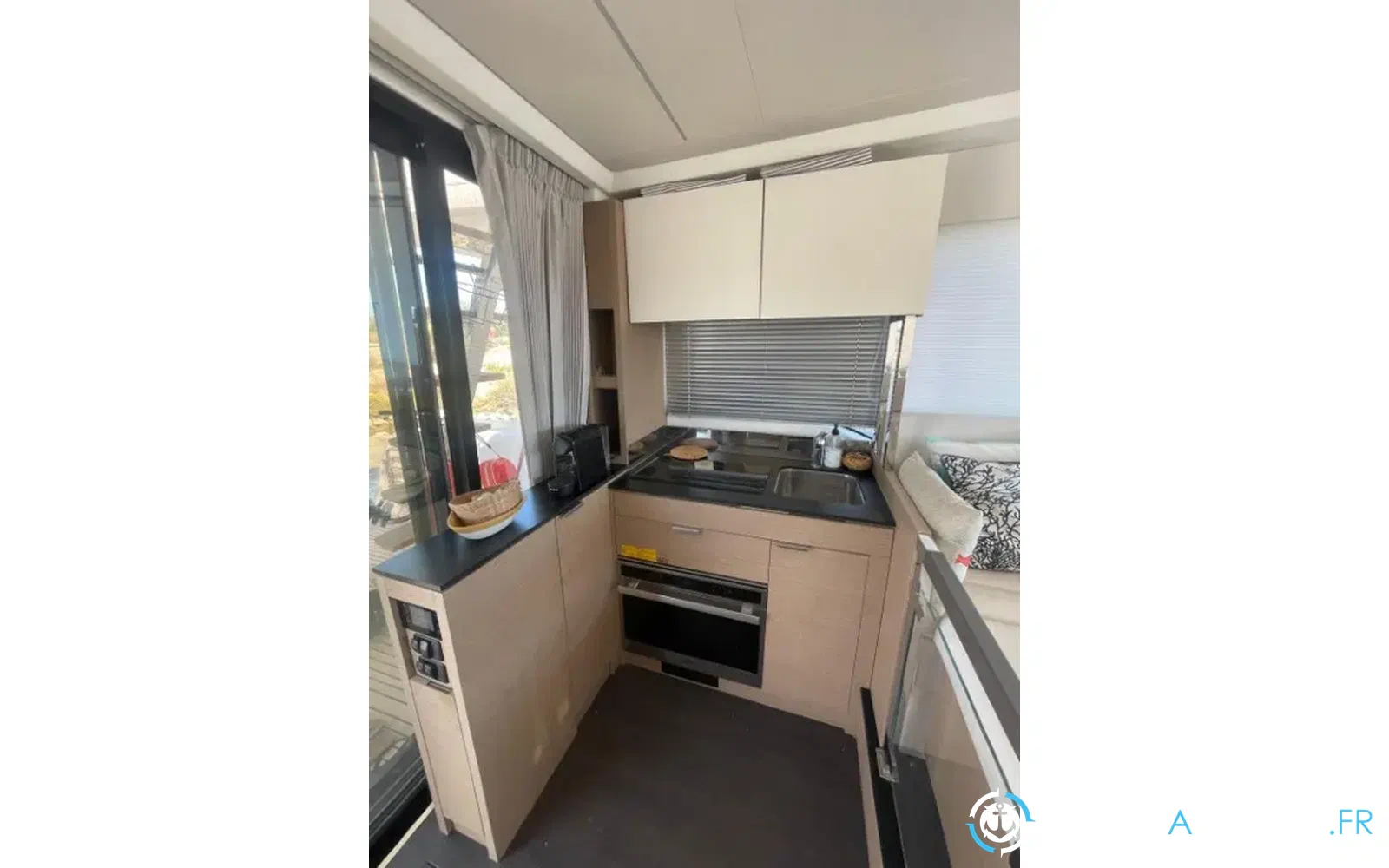 slider 3 Prestige Yachts 420 Fly