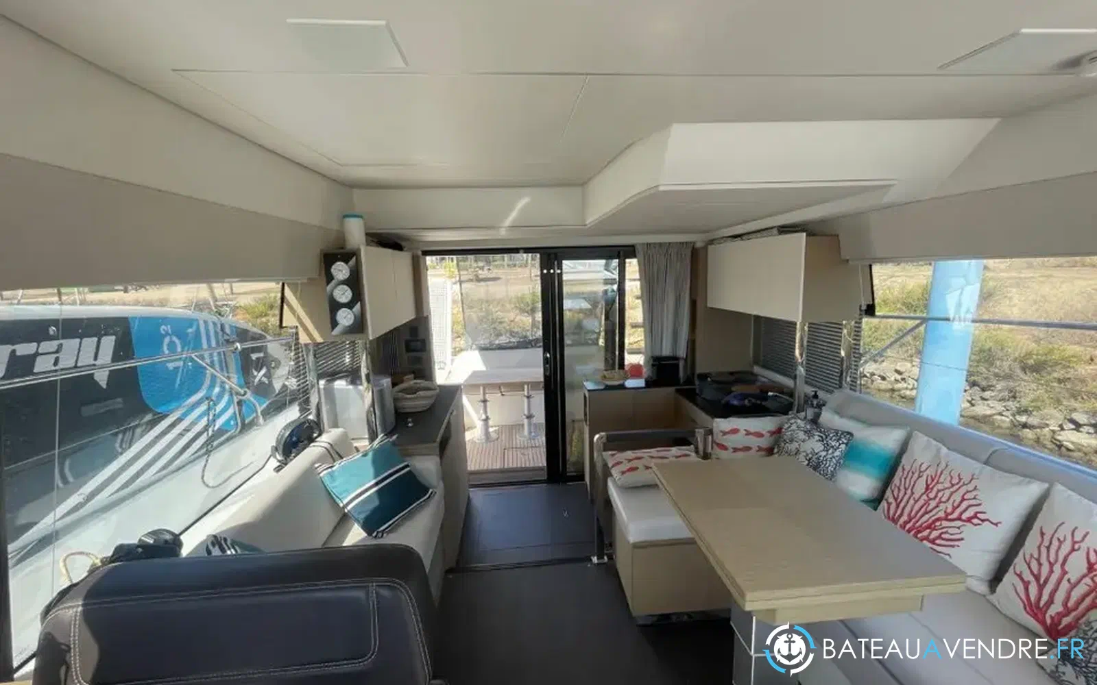 slider 8 Prestige Yachts 420 Fly