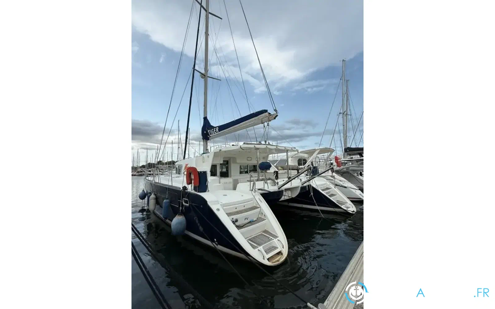 slider 1 Lagoon 440