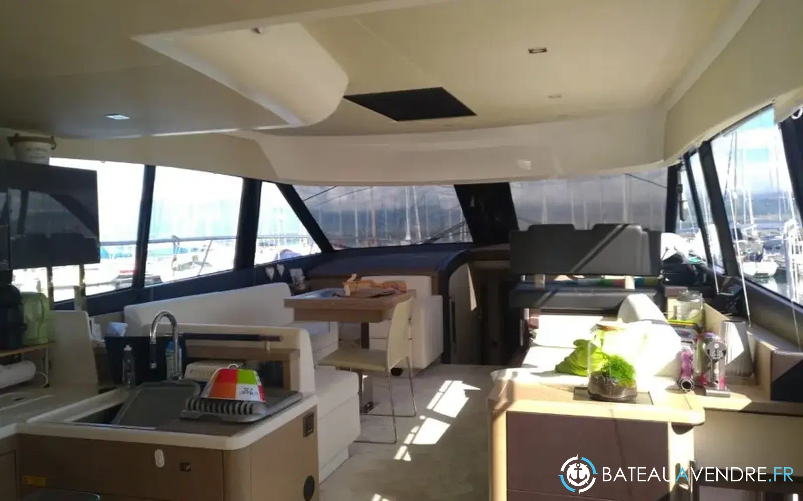 slider 3 Prestige Yachts 550