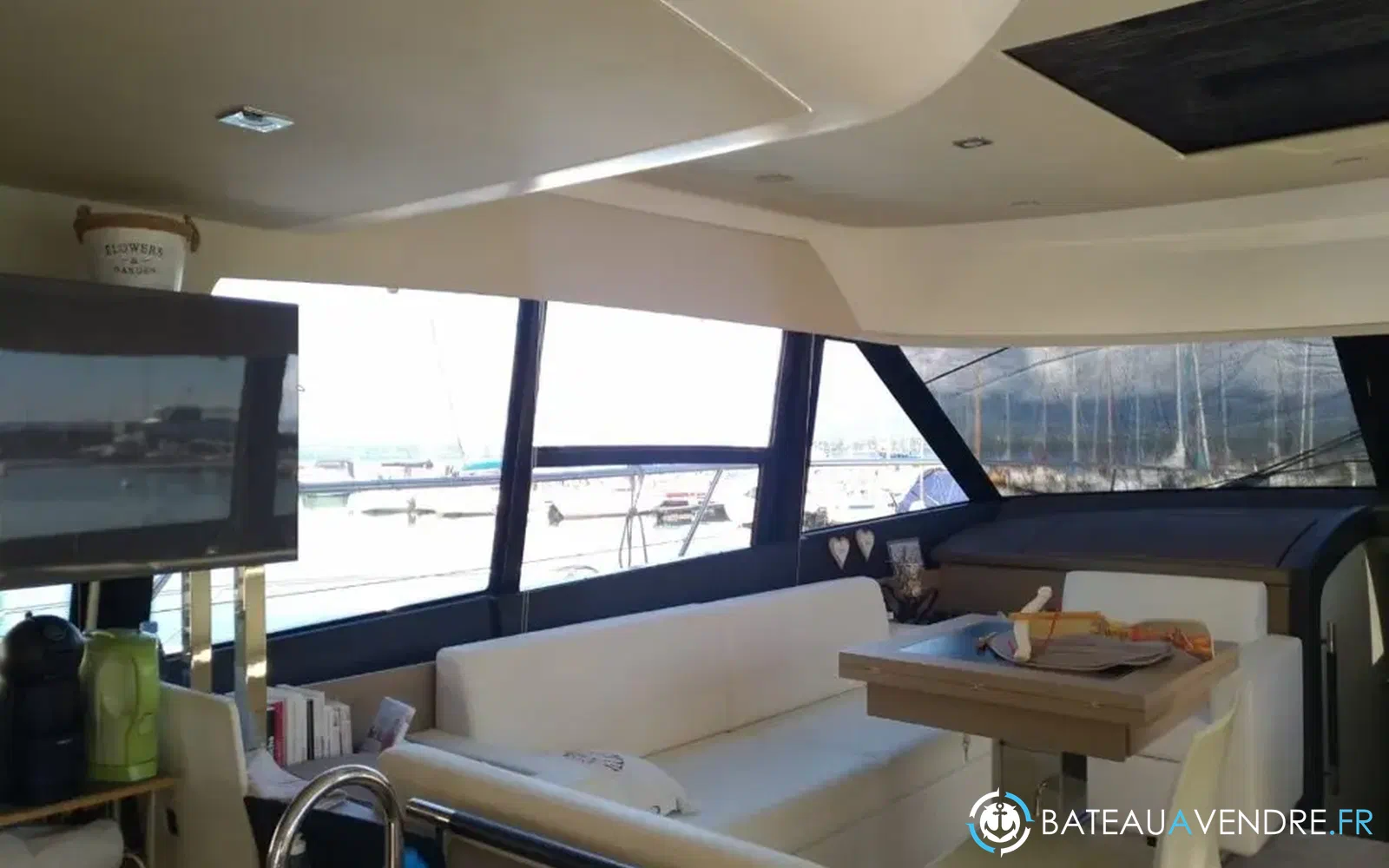 slider 4 Prestige Yachts 550