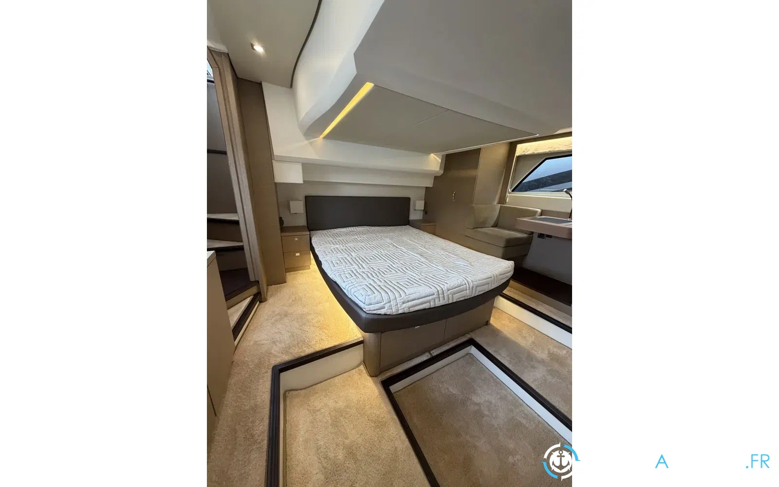 slider 10 Prestige Yachts 500 Fly