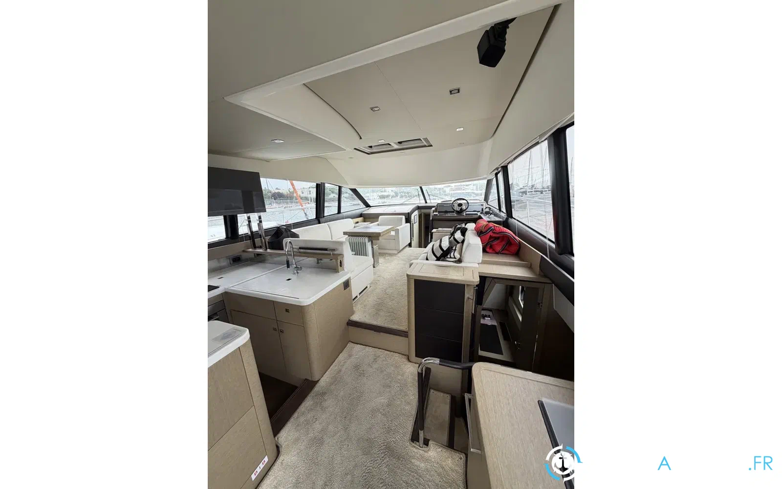 slider 13 Prestige Yachts 500 Fly