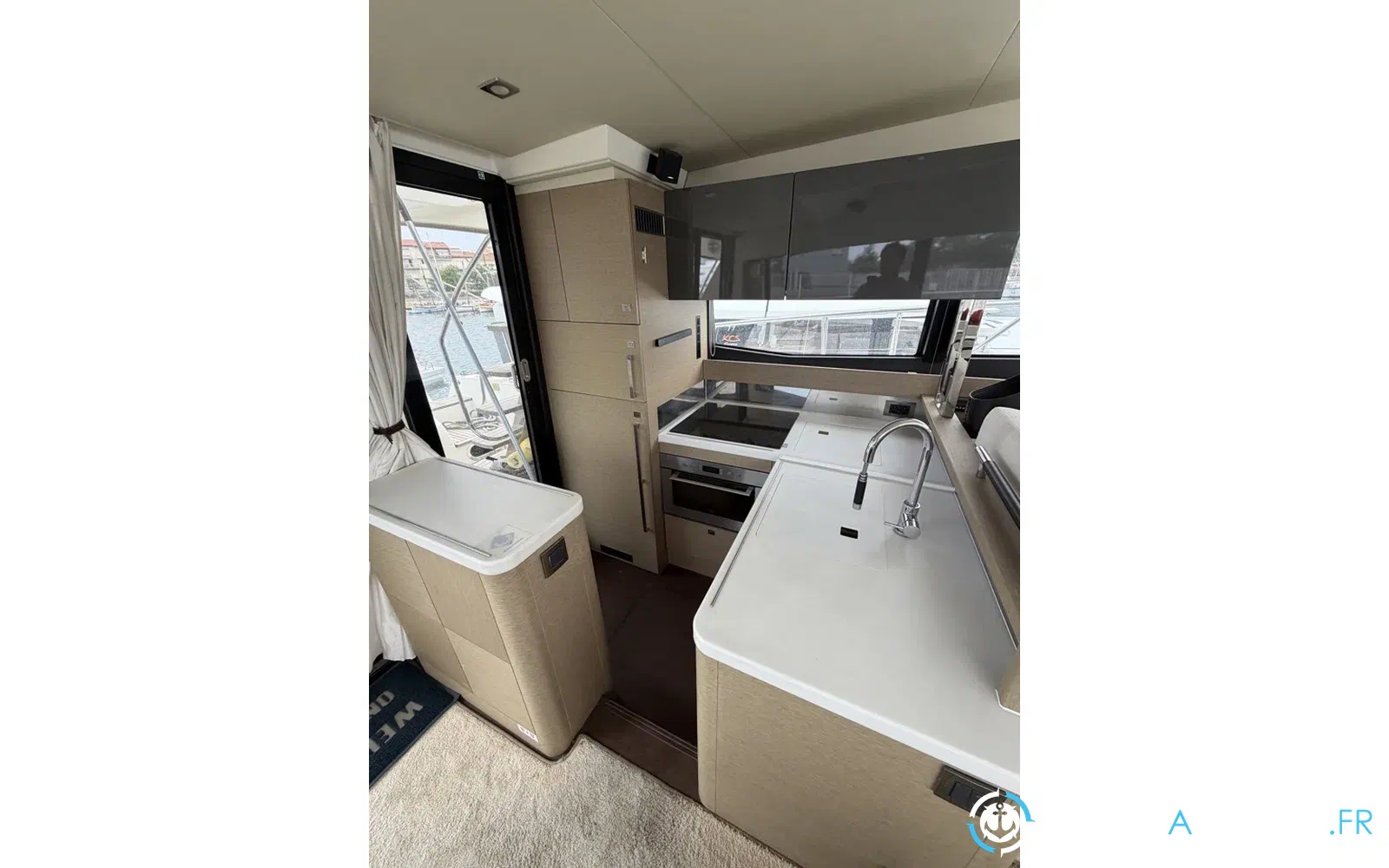 slider 14 Prestige Yachts 500 Fly