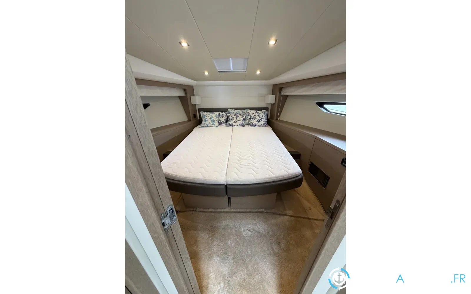 slider 8 Prestige Yachts 500 Fly
