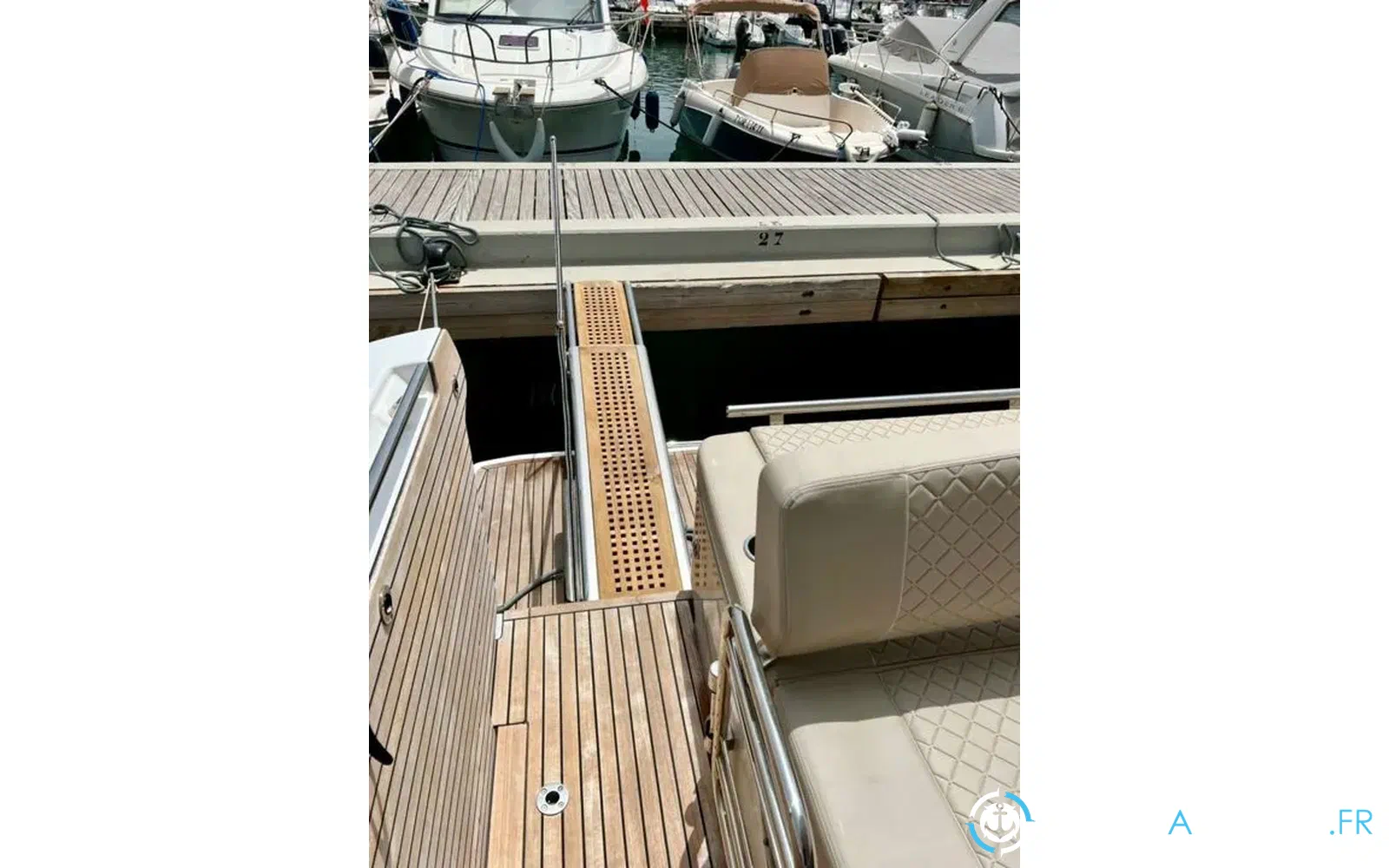 slider 11 Jeanneau DB 43