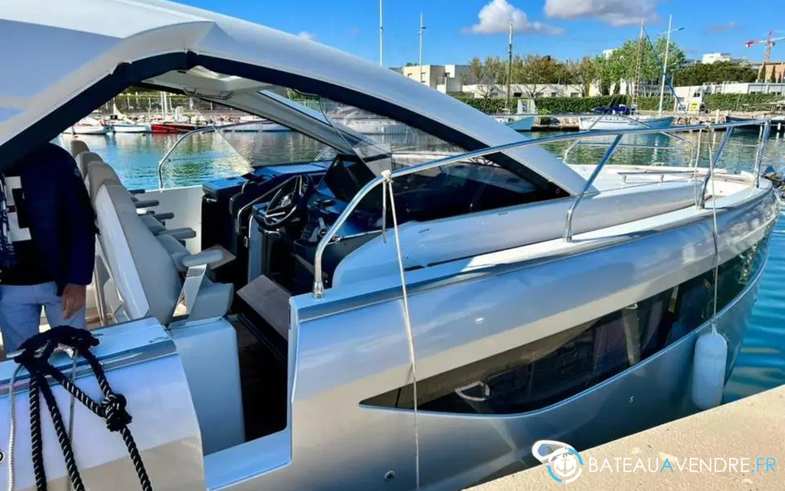 slider 7 Jeanneau DB 43