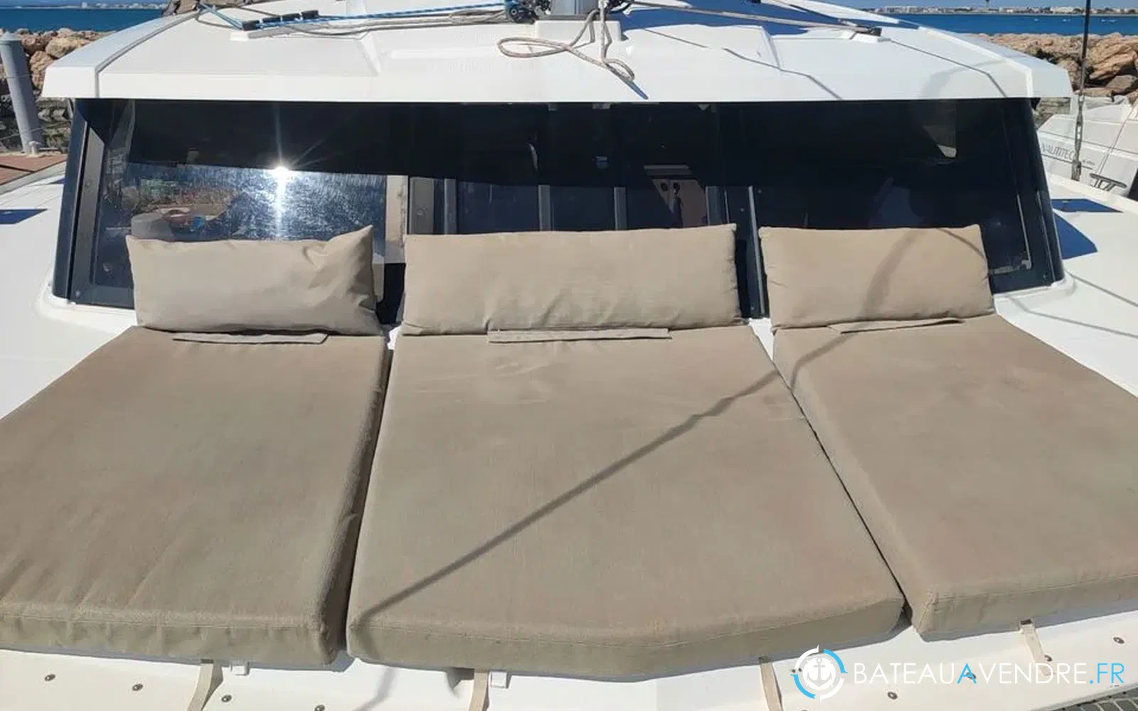 slider 9 Fountaine Pajot Lucia 40