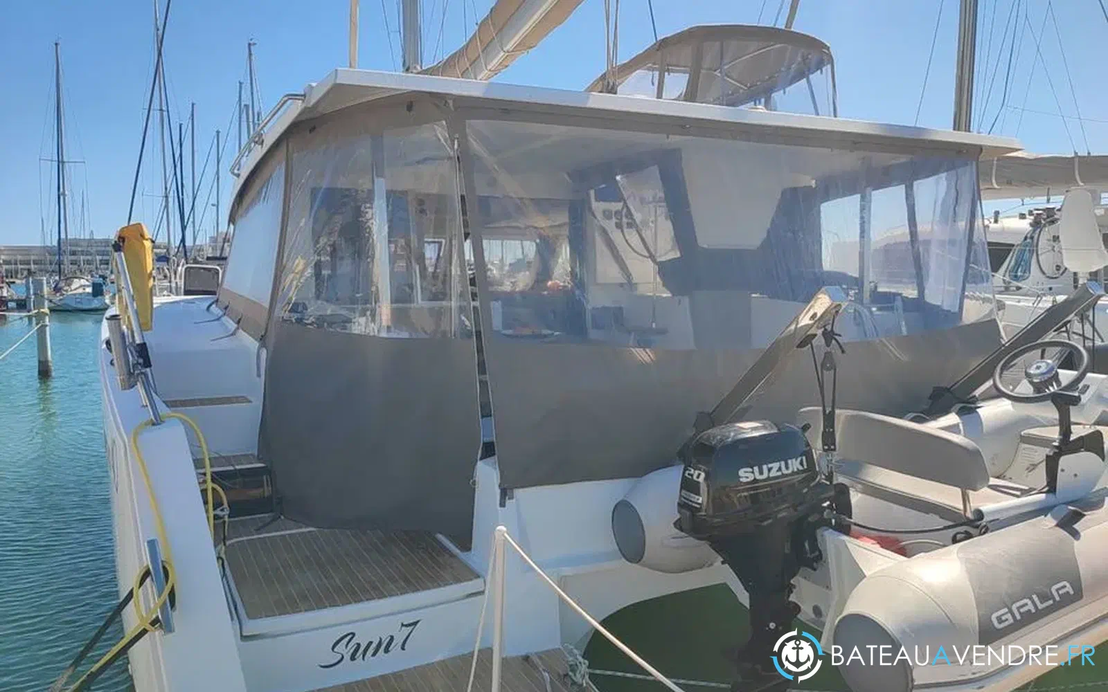 slider 10 Fountaine Pajot Lucia 40