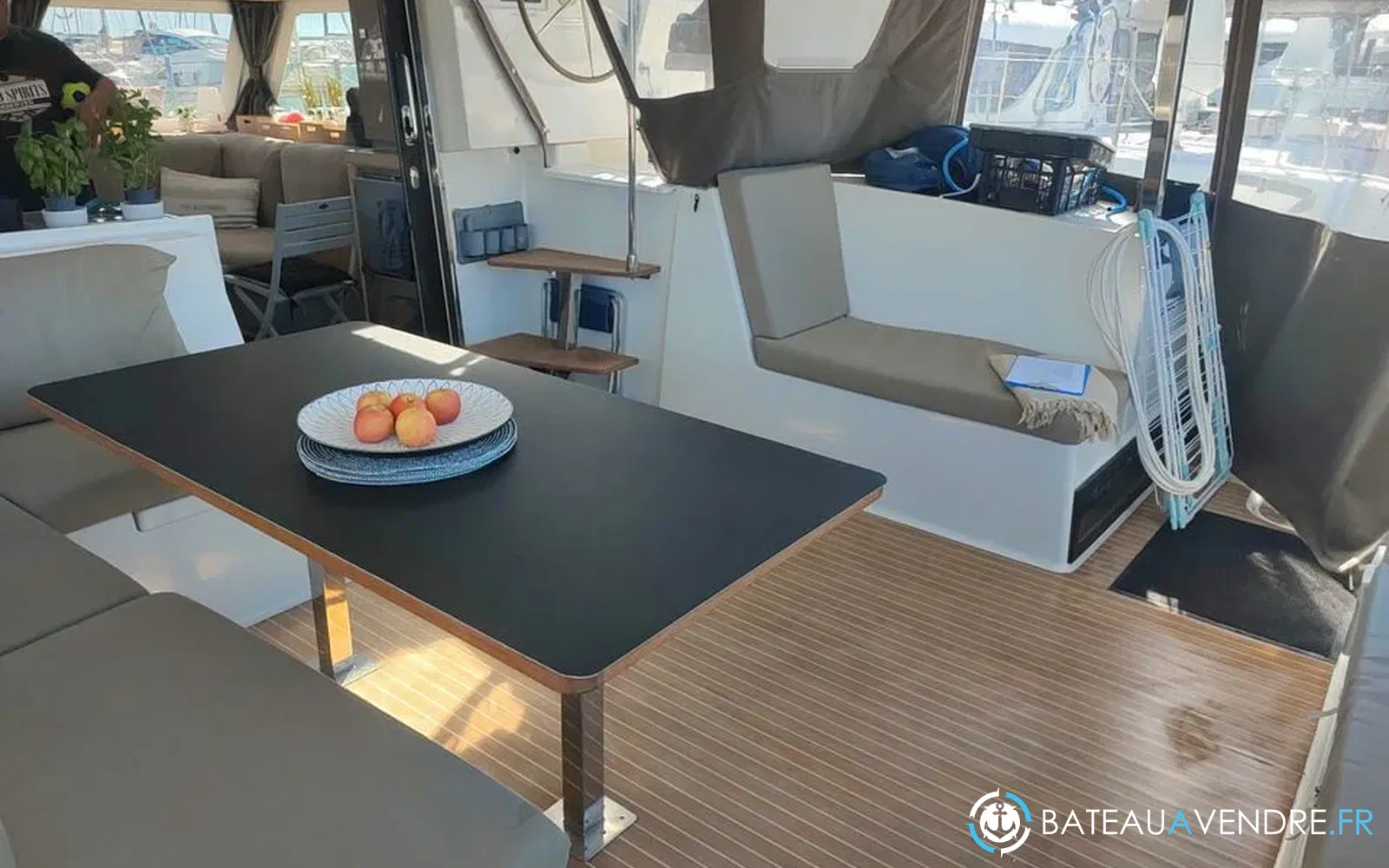 slider 12 Fountaine Pajot Lucia 40