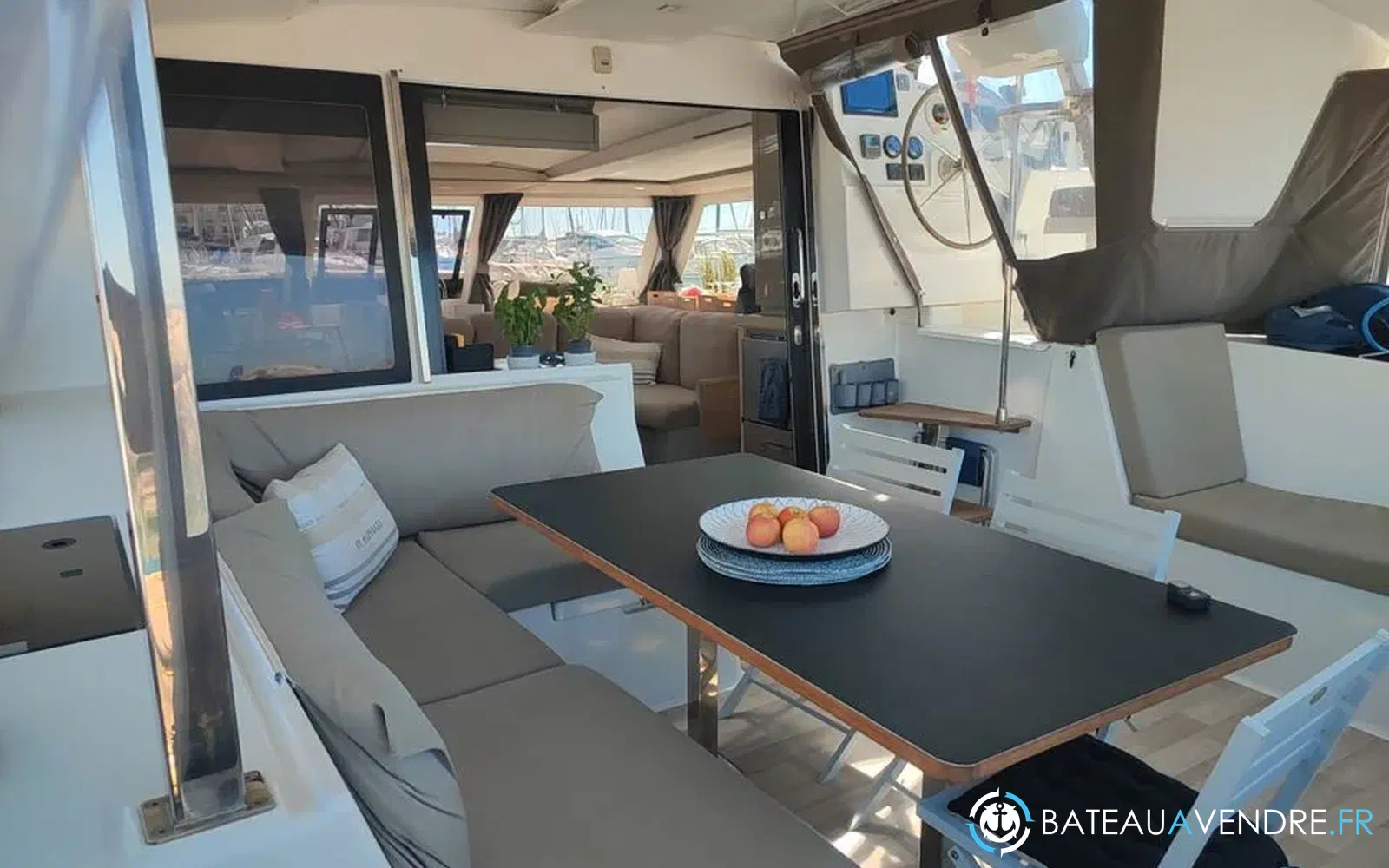 slider 2 Fountaine Pajot Lucia 40