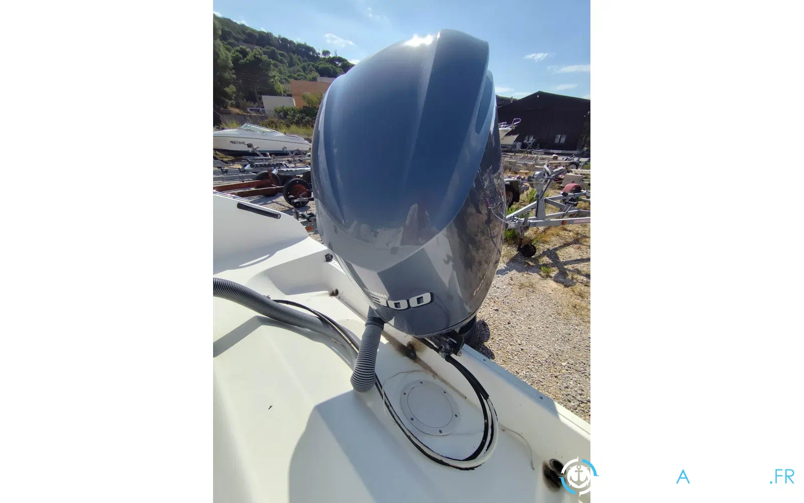 slider 1 Seaswirl Striper 2300 WA