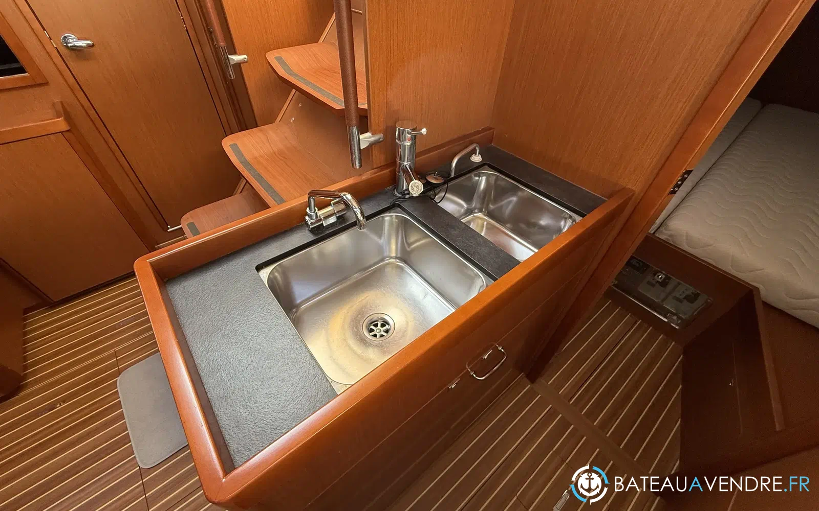 slider 30 Beneteau Oceanis 48