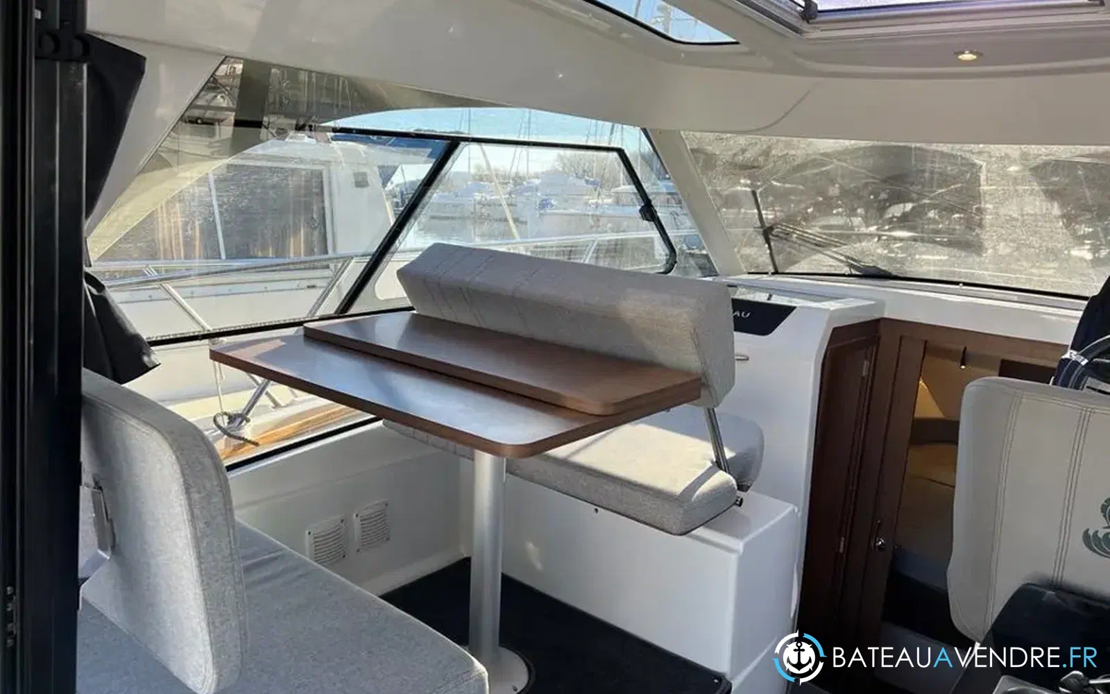 slider 12 Beneteau Antares 9 OB