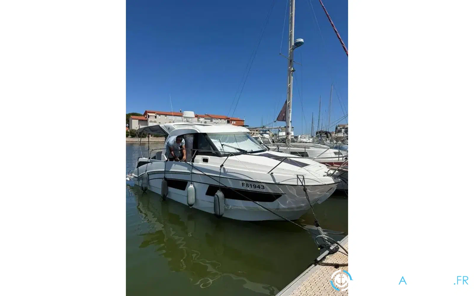 slider 1 Beneteau Antares 9 OB