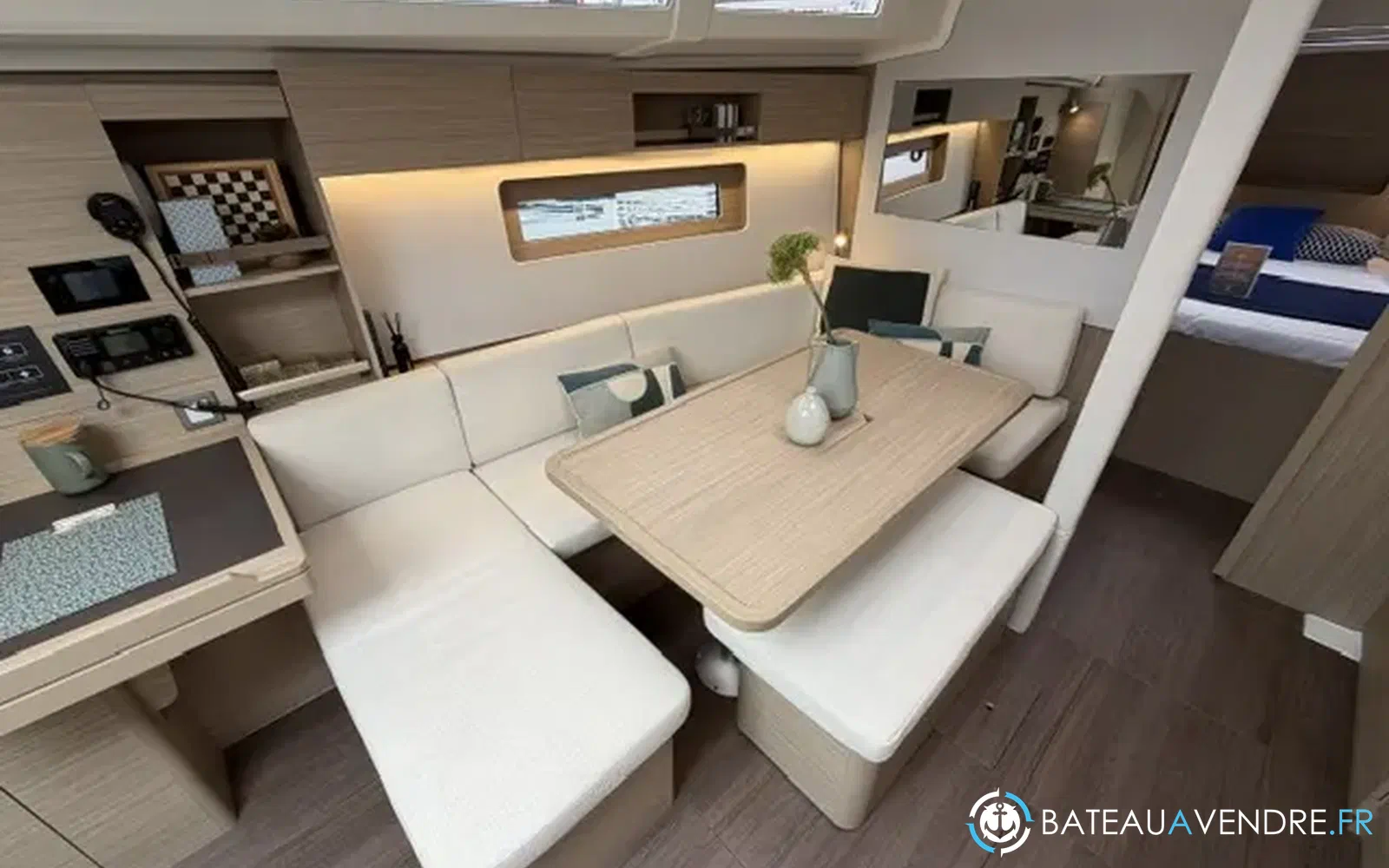 slider 19 Beneteau Oceanis 37.1