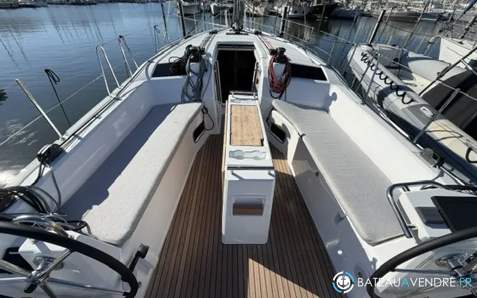 slider 3 Beneteau Oceanis 37.1