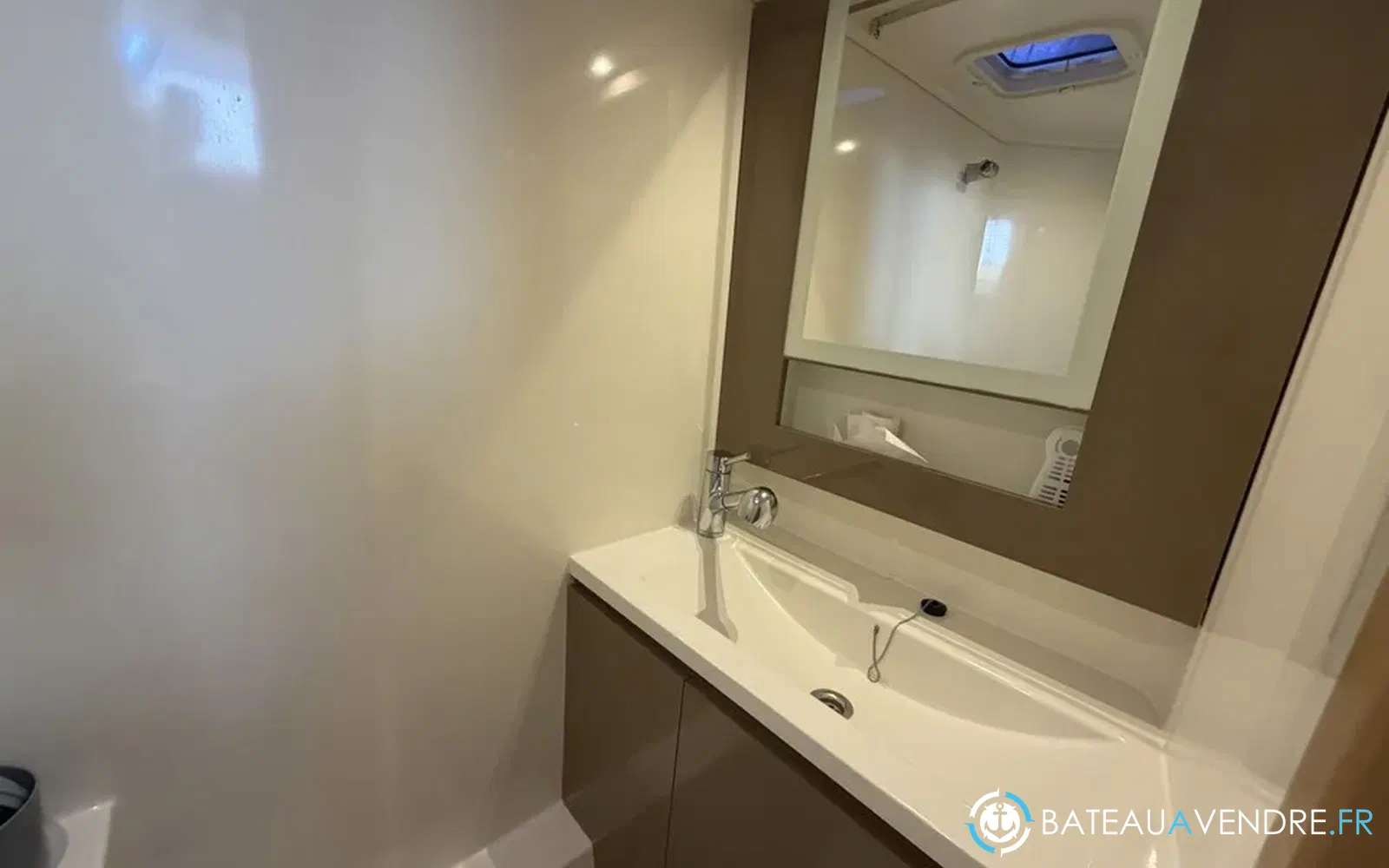 slider 19 Fountaine Pajot My 37