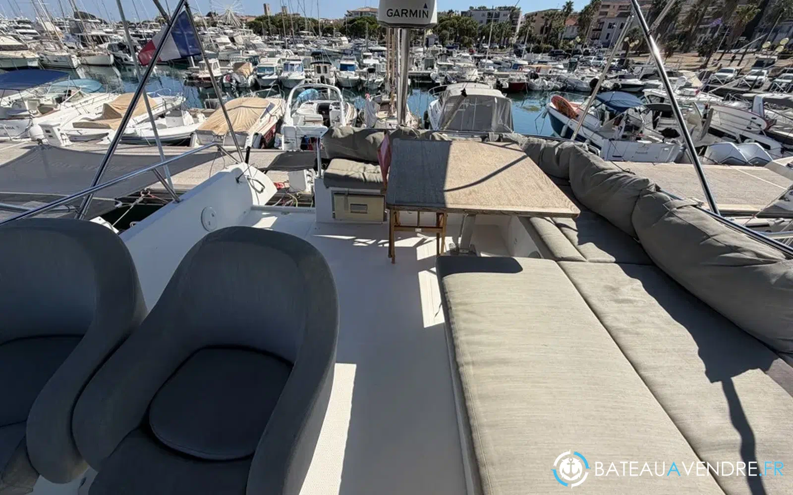 slider 20 Fountaine Pajot My 37