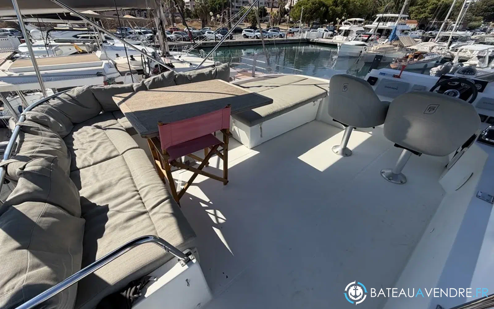 slider 21 Fountaine Pajot My 37