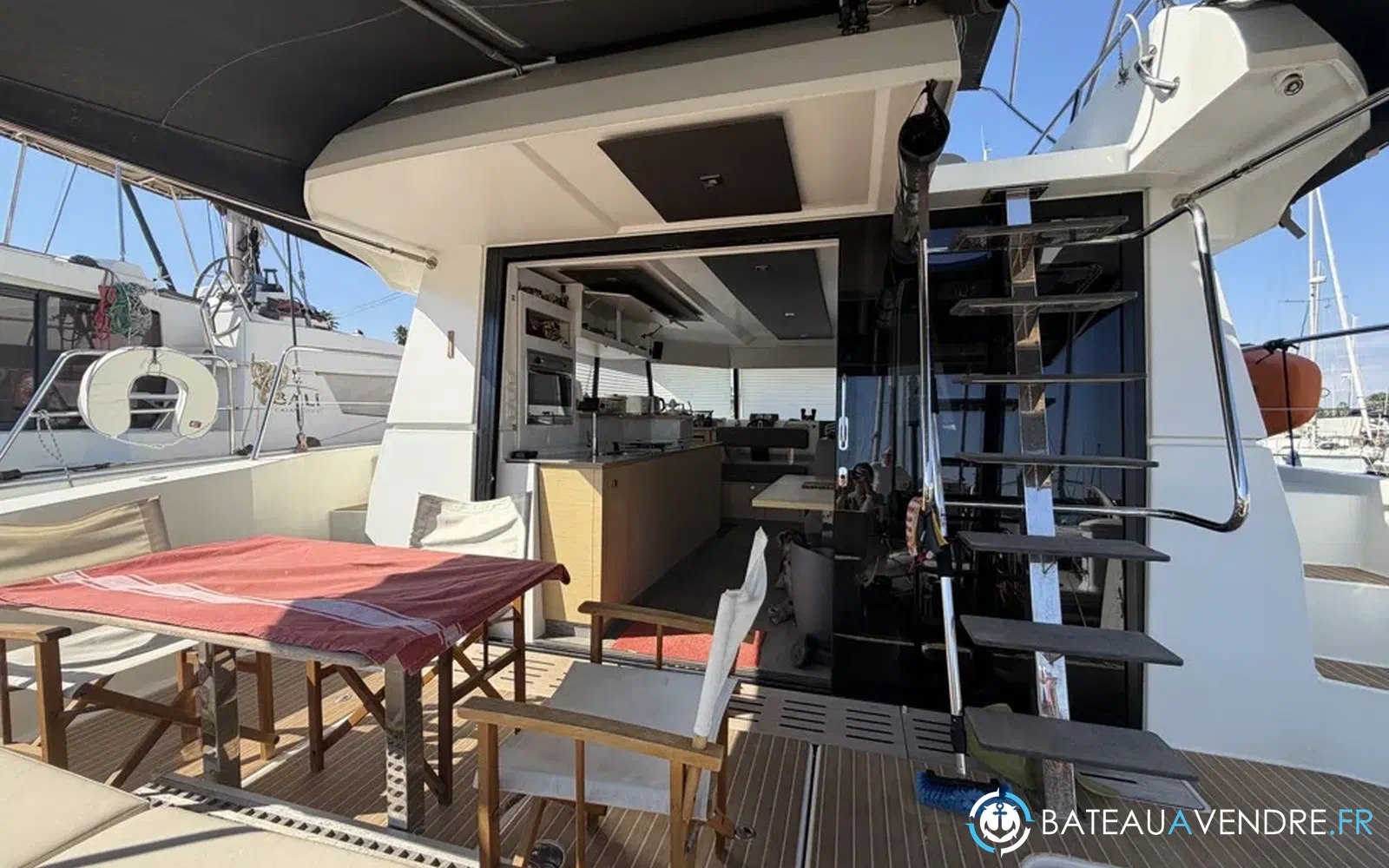 slider 3 Fountaine Pajot My 37