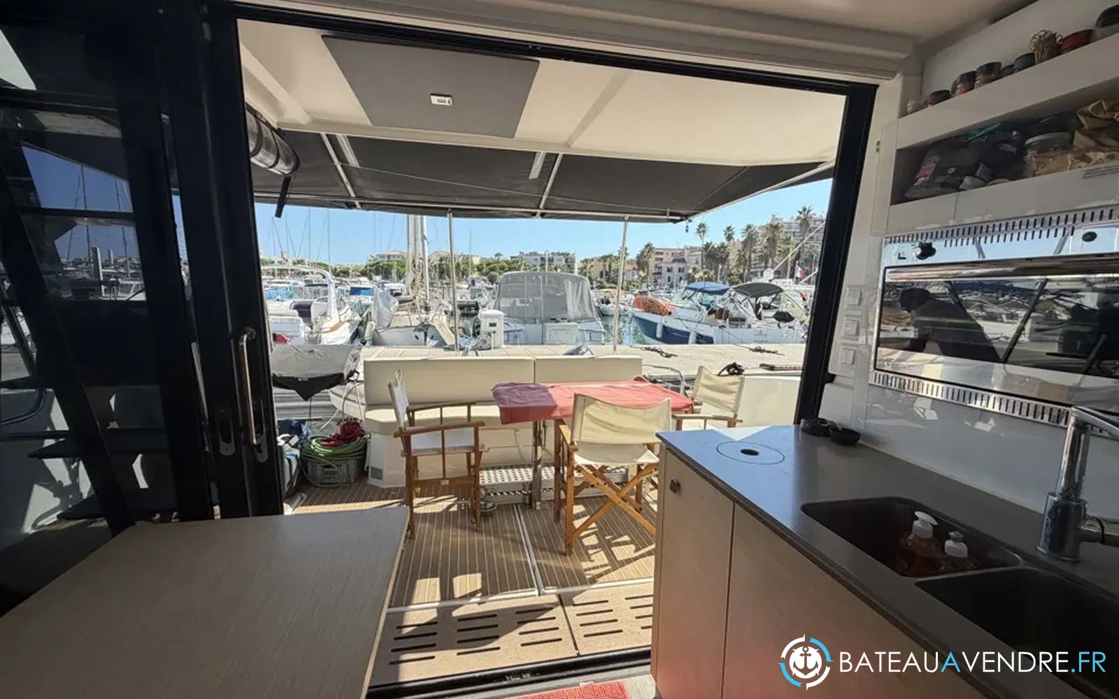 slider 6 Fountaine Pajot My 37