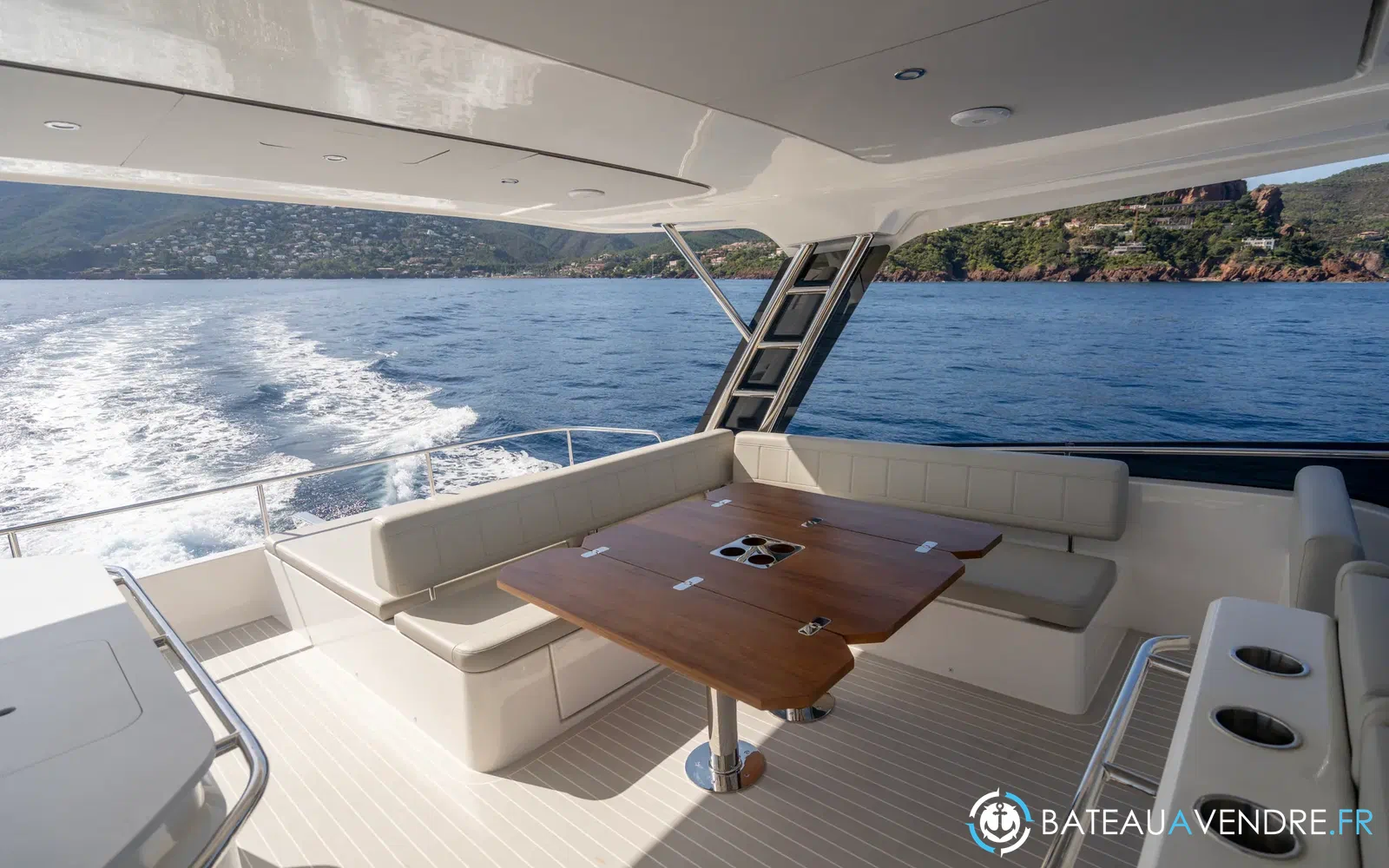 slider 12 Aquila 46 YACHT