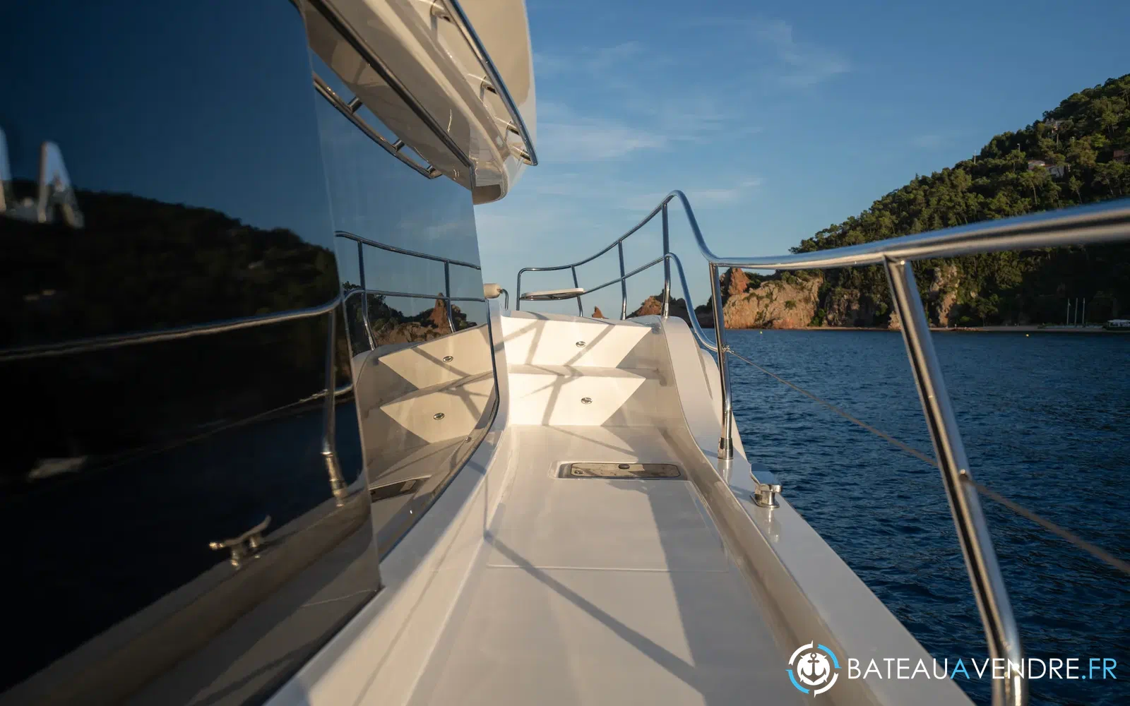slider 13 Aquila 46 YACHT