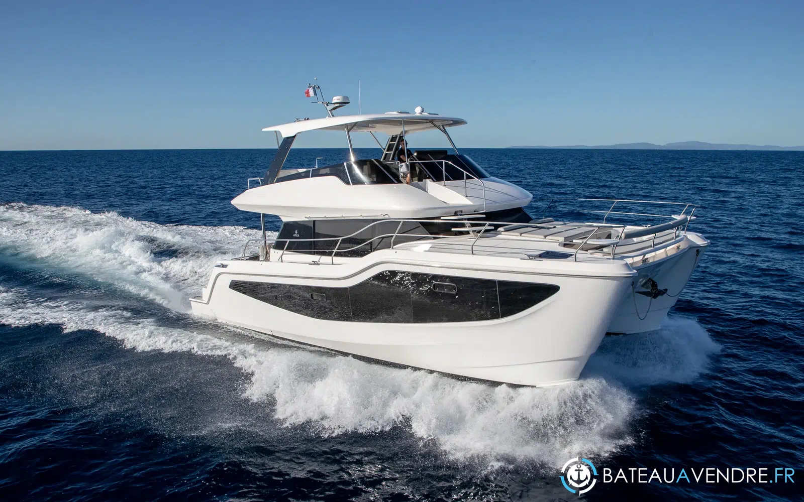 slider 2 Aquila 46 YACHT