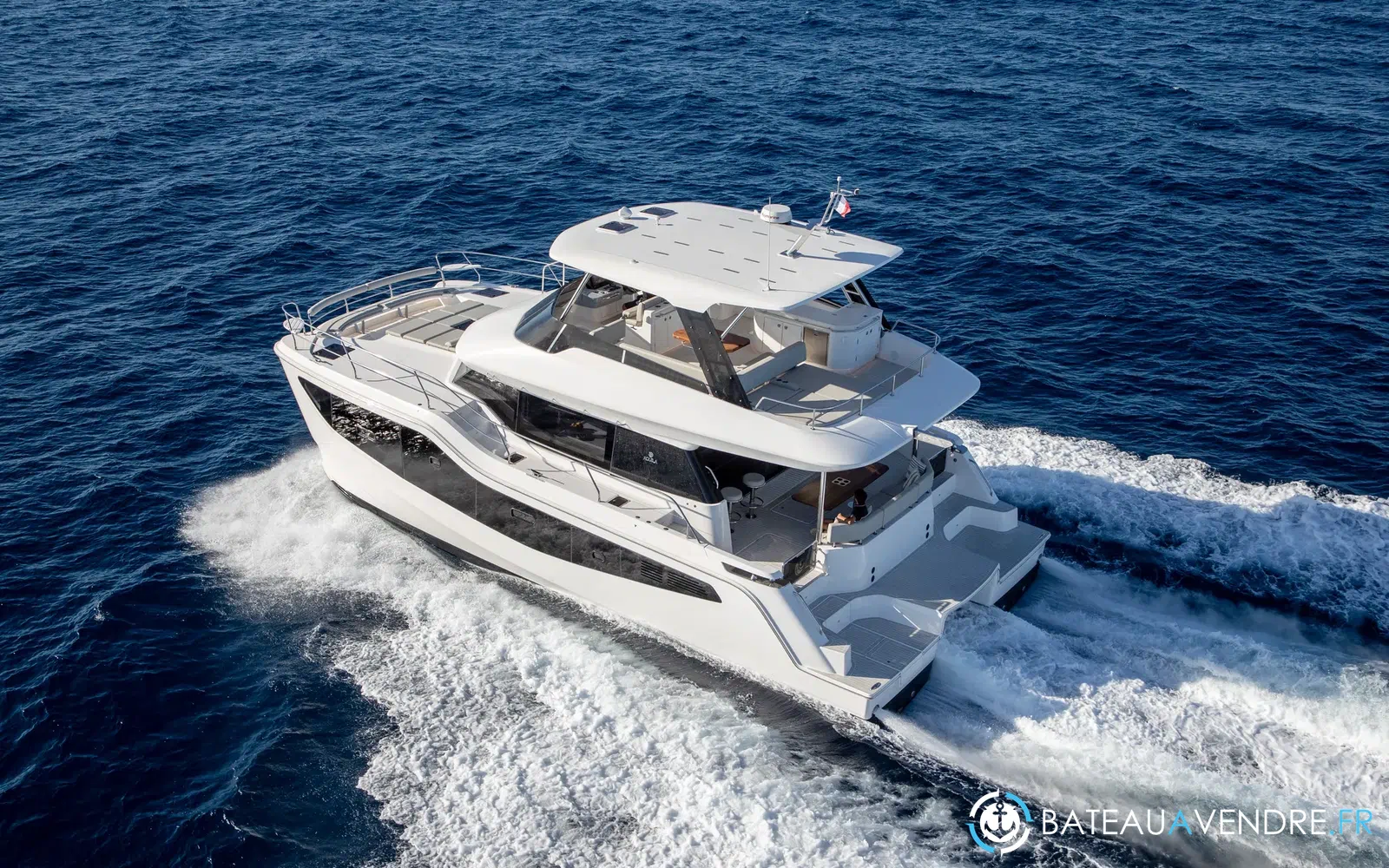 slider 3 Aquila 46 YACHT