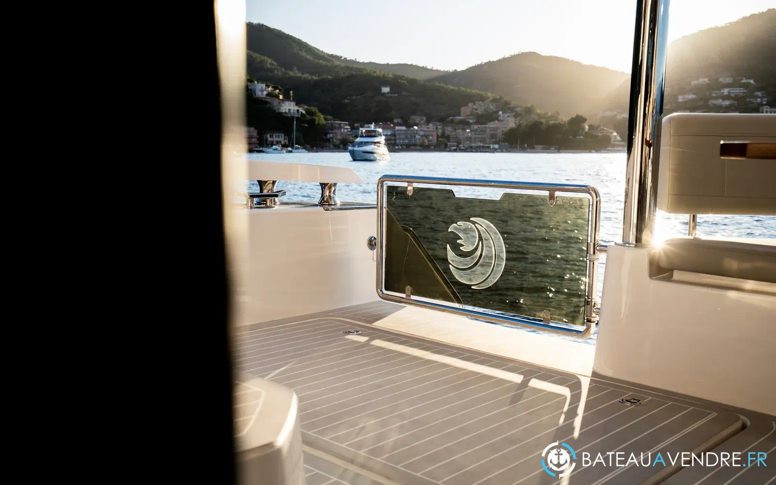 slider 5 Aquila 46 YACHT