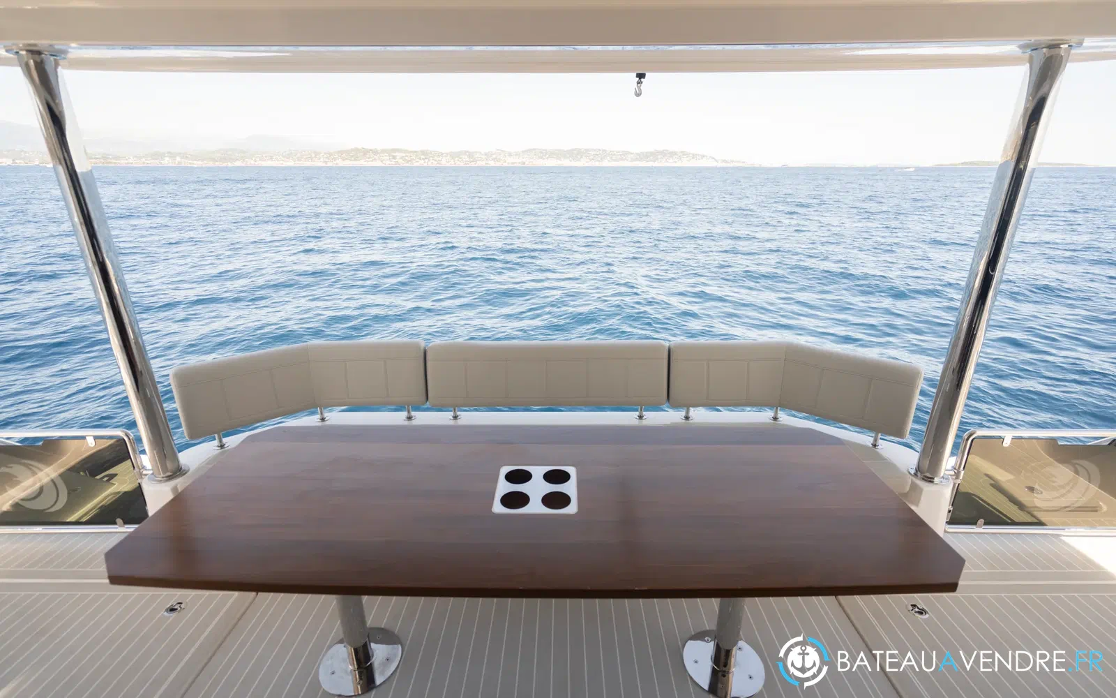 slider 8 Aquila 46 YACHT