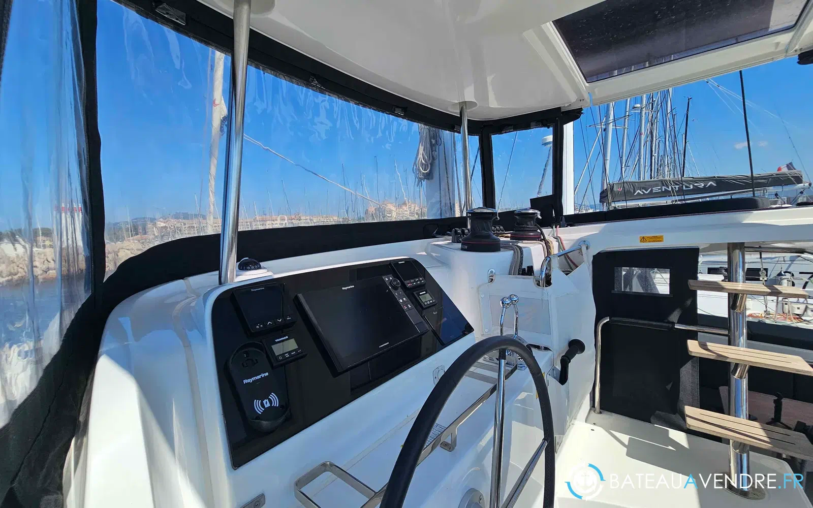 slider 1 Lagoon 42