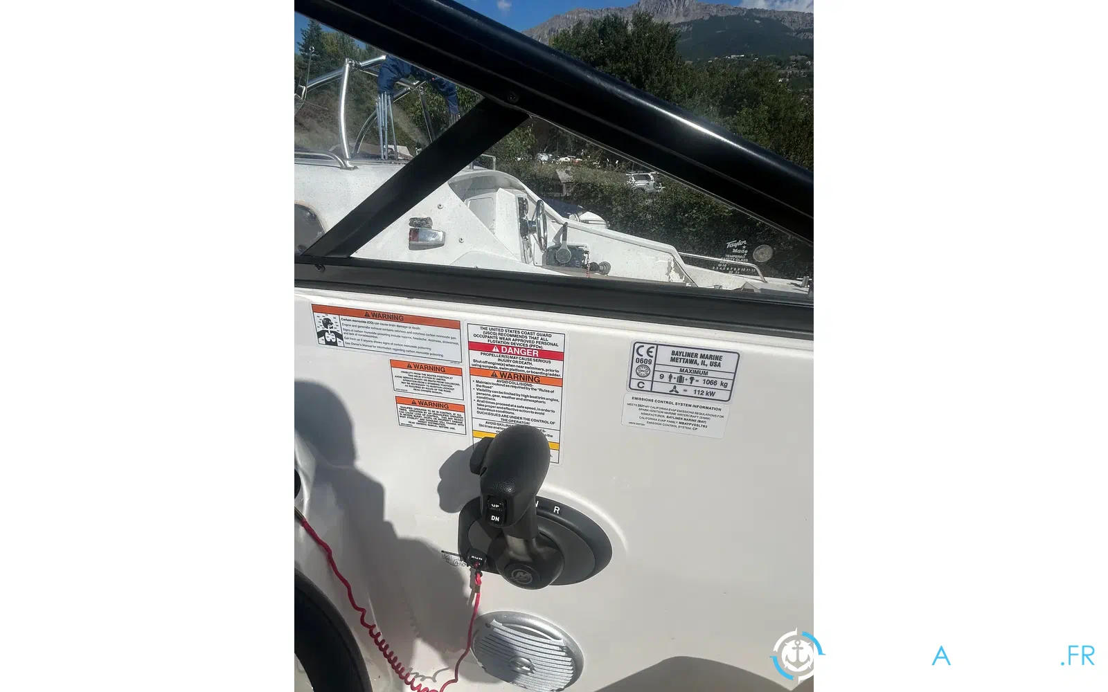 slider 11 Bayliner DX 2000