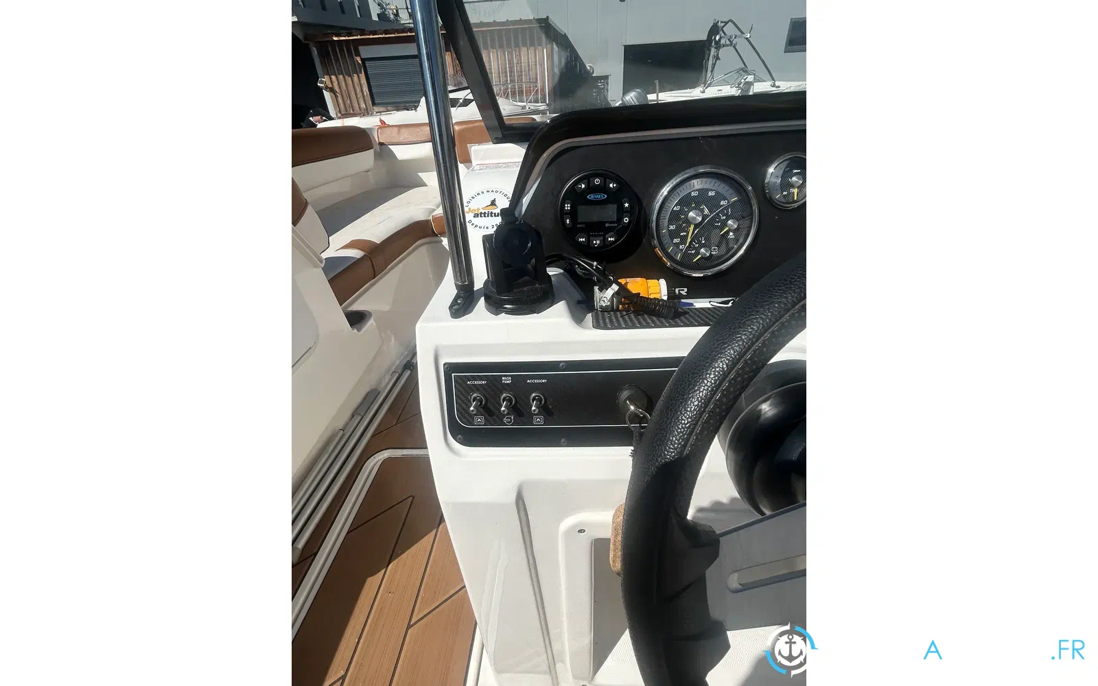 slider 12 Bayliner DX 2000