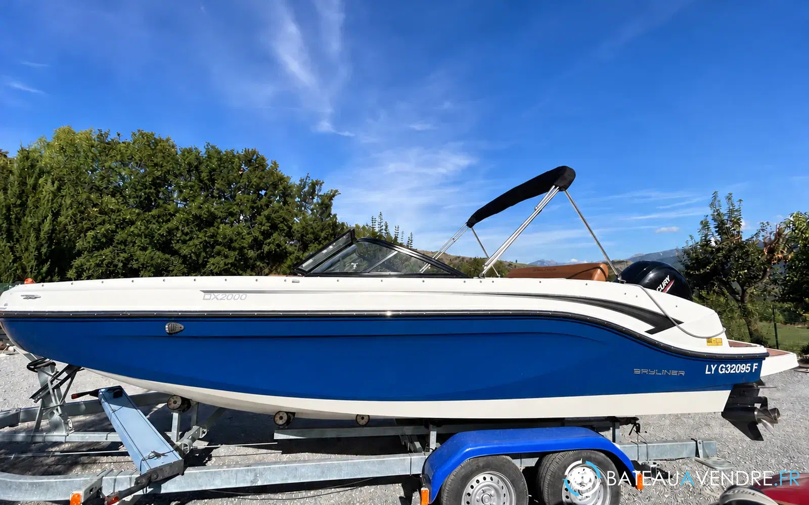slider 4 Bayliner DX 2000
