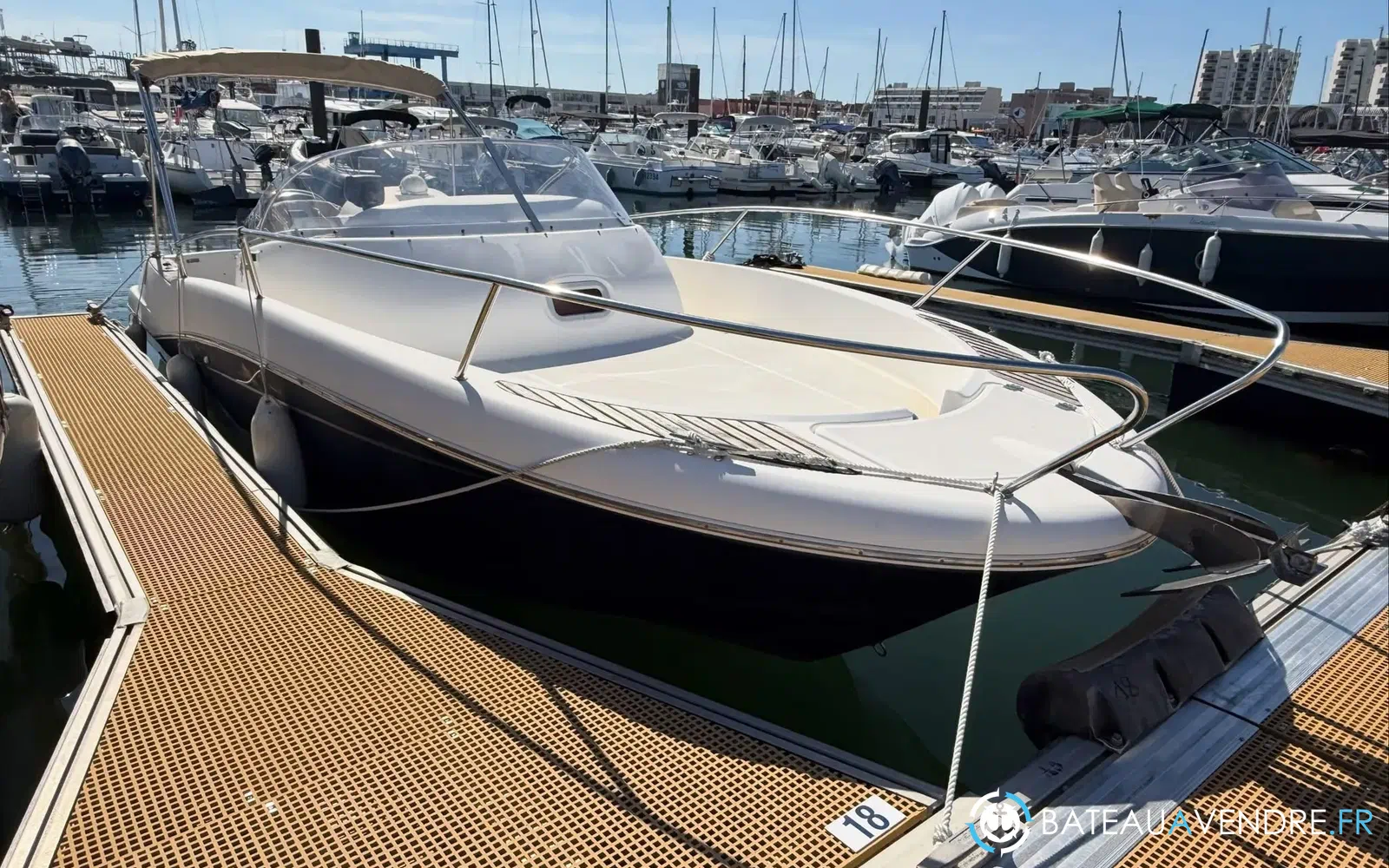 slider 1 Jeanneau Cap Camarat 755 WA