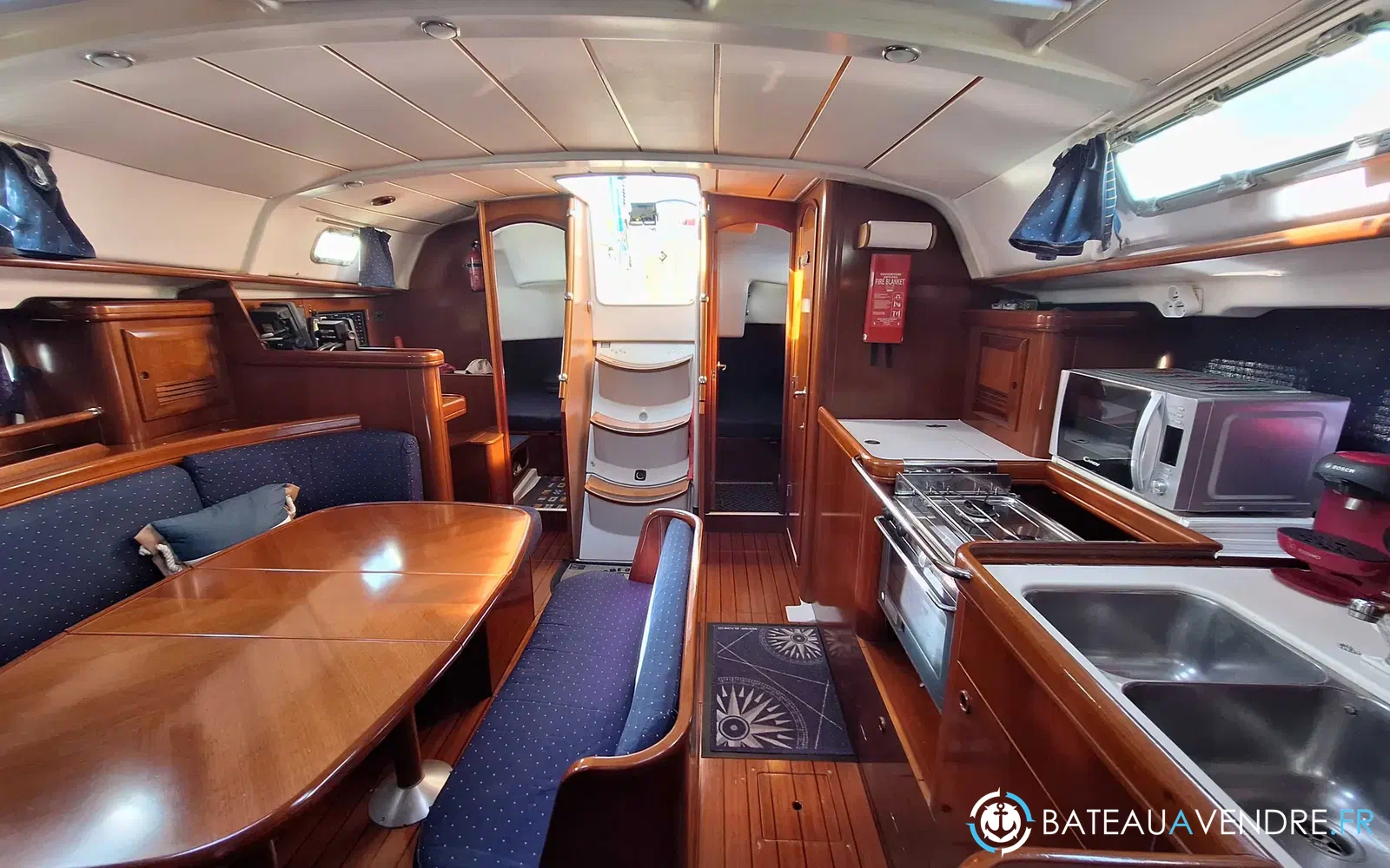 slider 10 Beneteau Oceanis 411 Celebration