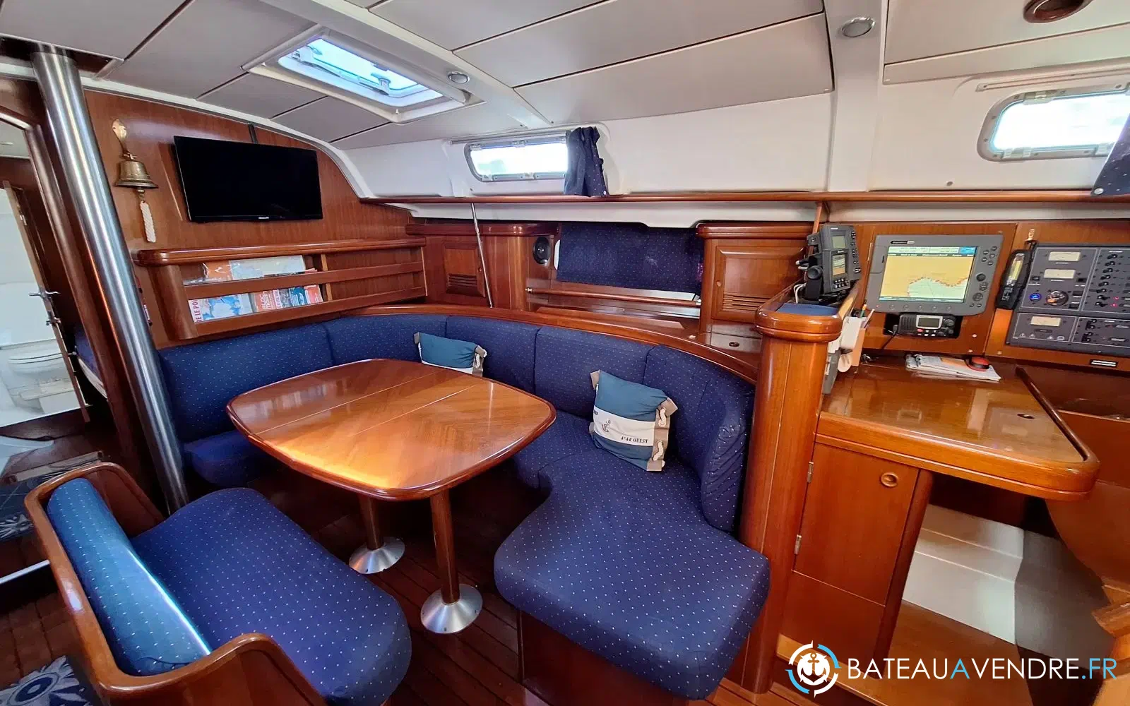 slider 5 Beneteau Oceanis 411 Celebration