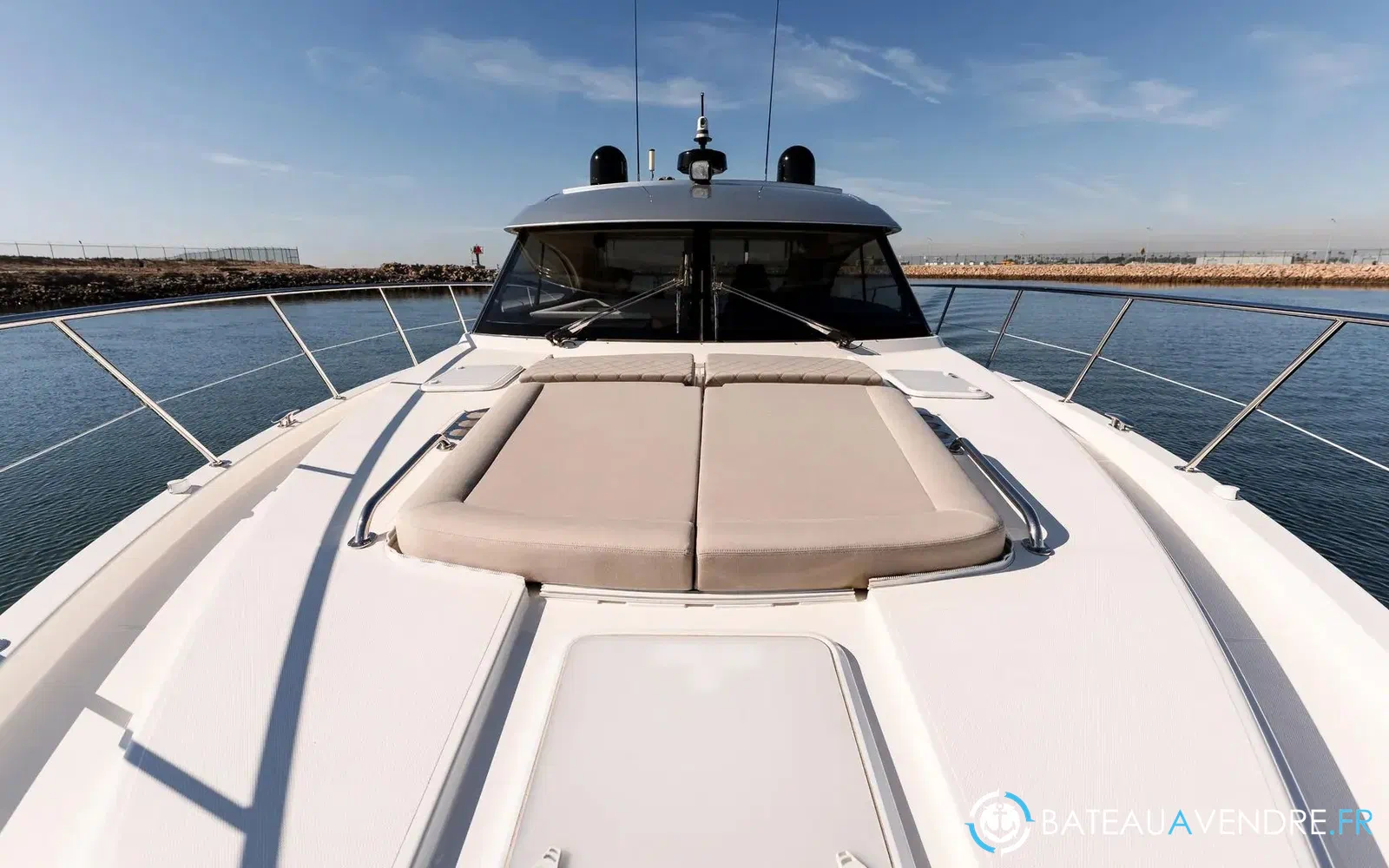 slider 2 Riviera 4800 SPORT YACHT SÉRIE II ÉDITION PLATINE
