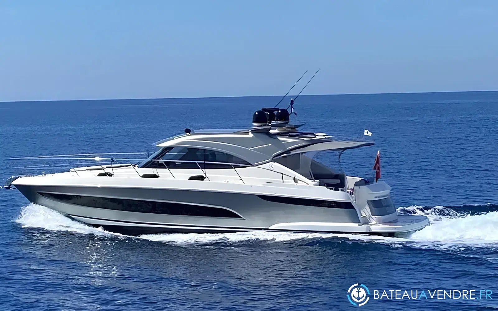 slider 0 Riviera 4800 SPORT YACHT SÉRIE II ÉDITION PLATINE