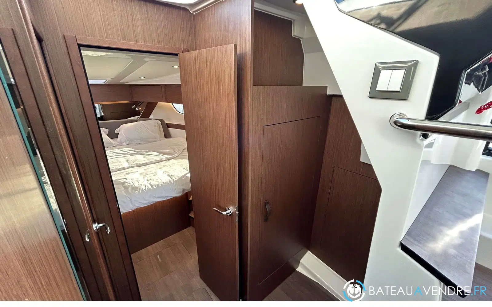 slider 13 Beneteau Antares 11