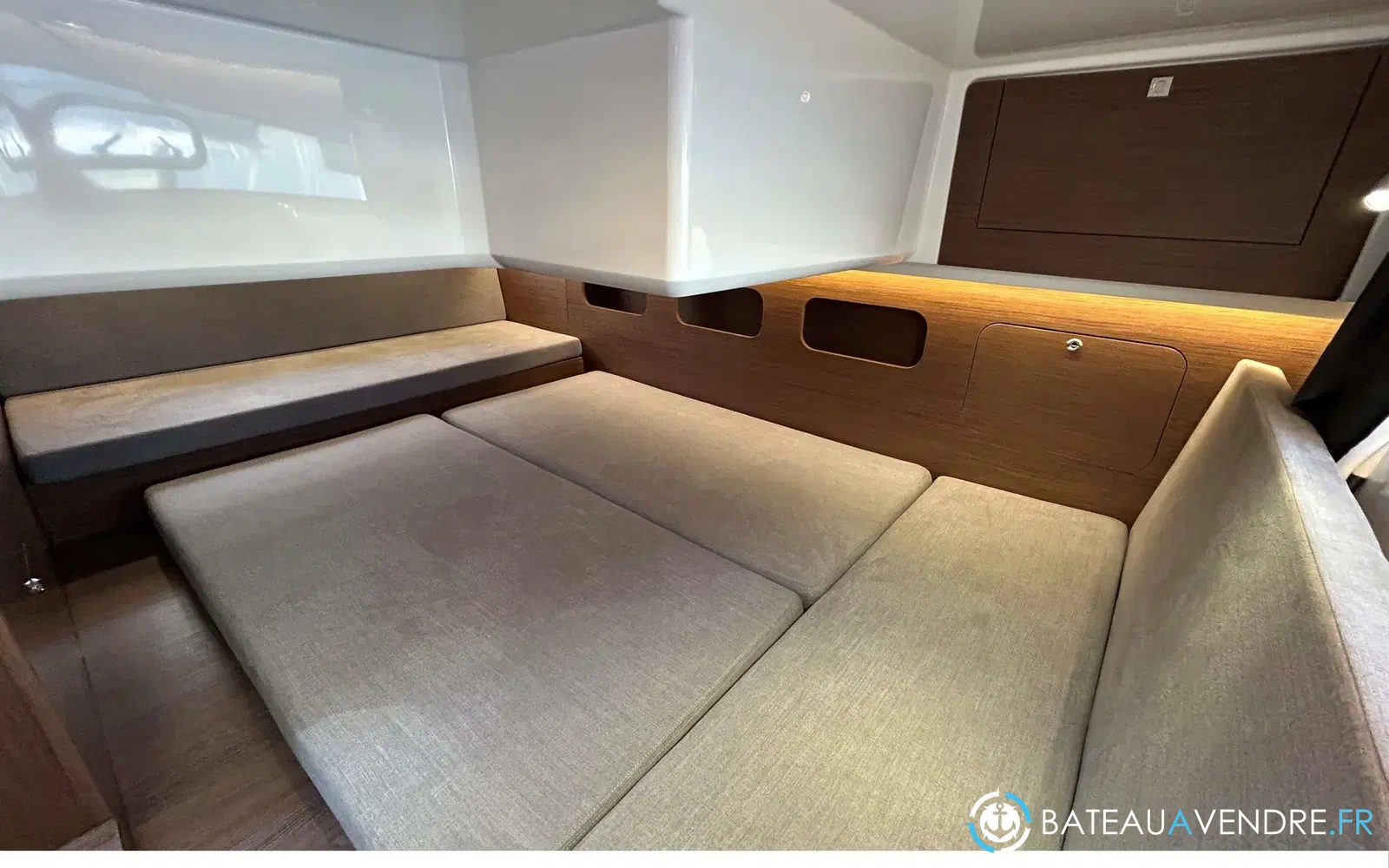 slider 16 Beneteau Antares 11